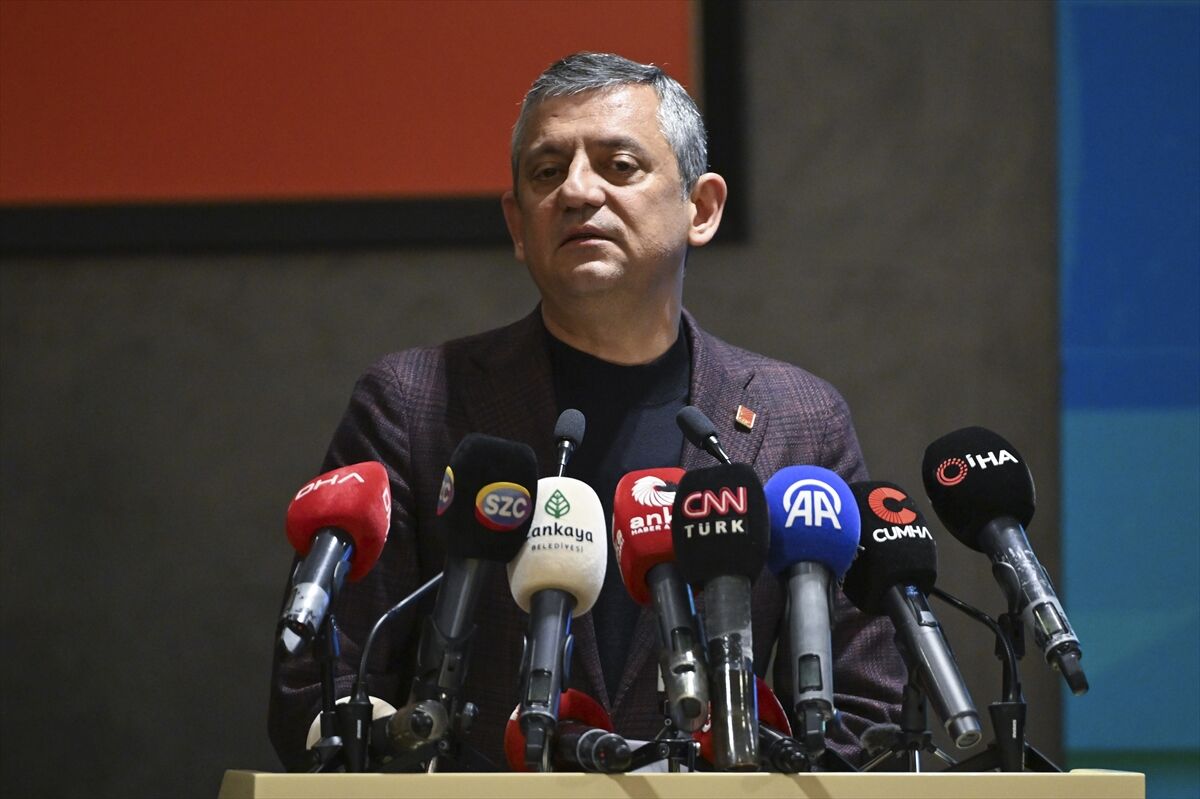 CHP Genel Başkanı Özel, partisinin Ankara il örgütünce düzenlenen iftar programında konuştu: