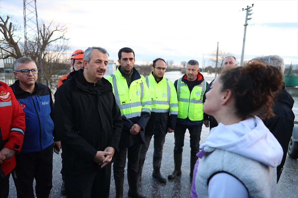 Edirne Valisi Sezer, nehirlerdeki debi artışının şu an için taşkın riski oluşturmadığını belirtti