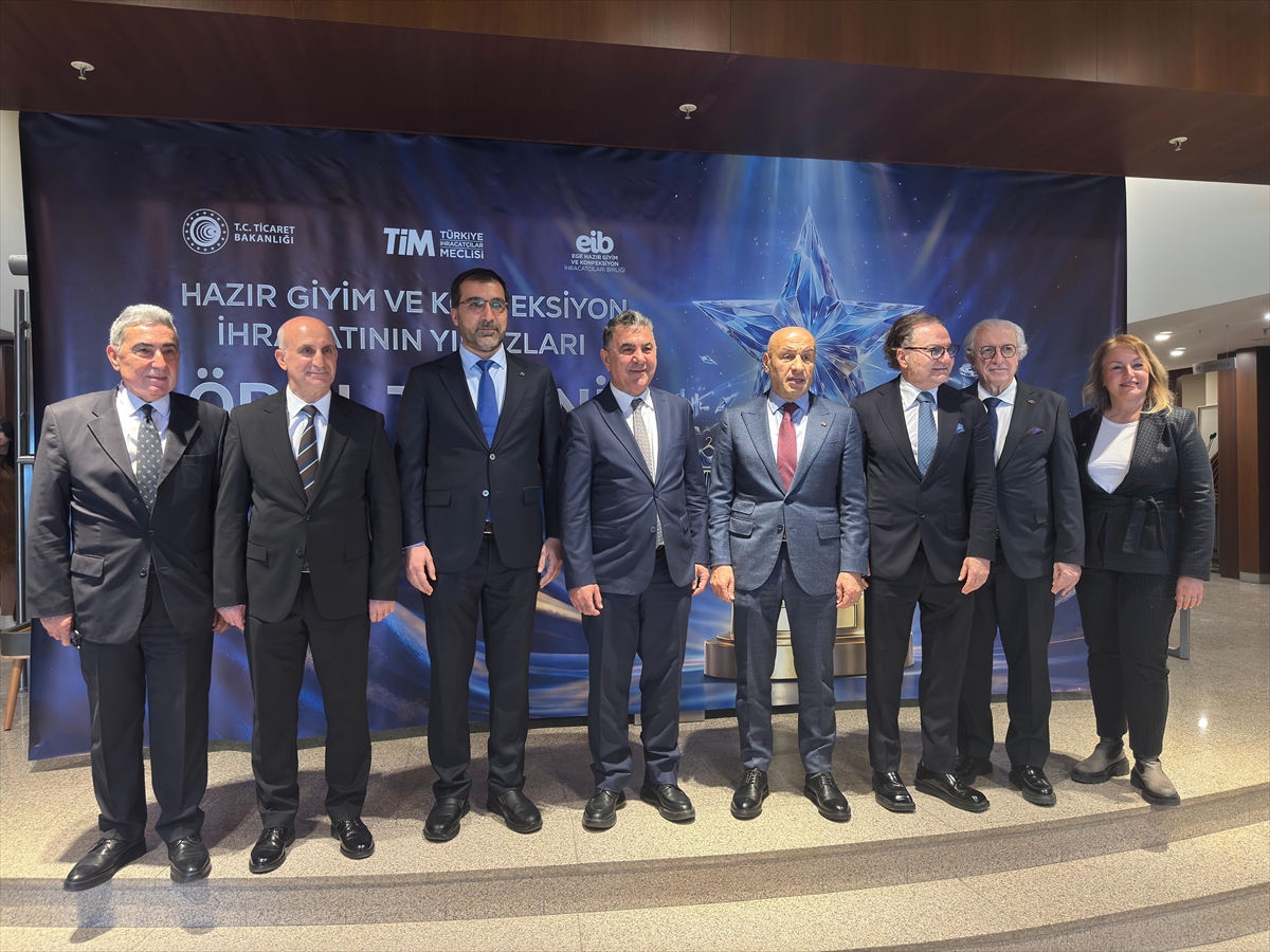 Ege'de en fazla hazır giyim ihracatı yapan firmalar ödüllendirildi