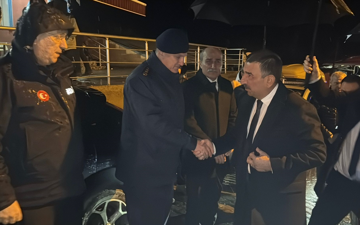 GÜNCELLEME 2 - Zonguldak'ta özel maden ocağındaki göçükte bir işçinin cansız bedenine ulaşıldı