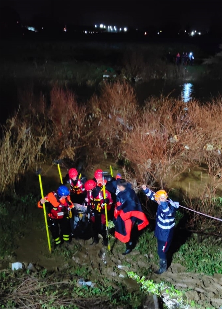 GÜNCELLEME - İzmir'de derede kaybolan 8 yaşındaki kız çocuğu ölü bulundu