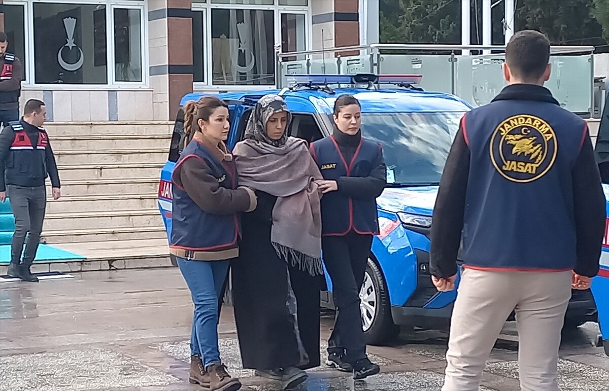 GÜNCELLEME - Manisa'da 2009'da kaybolan genç kızın öldürülmesine ilişkin 2 zanlı tutuklandı