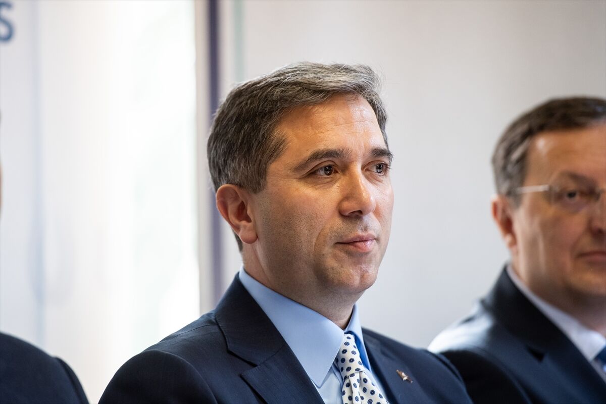 İlim Yayma Vakfı Mütevelli Heyeti Başkanı Bilal Erdoğan, Köln'deki Türk derneklerini ziyaret etti