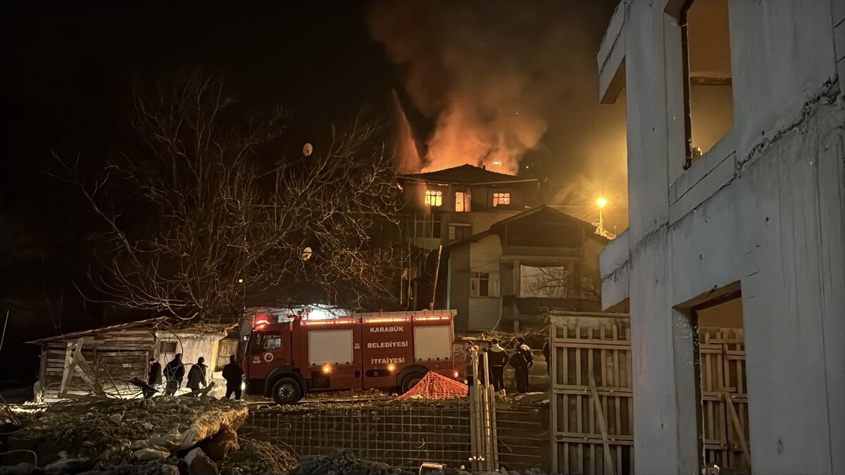 Karabük'te 3 katlı müstakil evde çıkan yangın söndürüldü