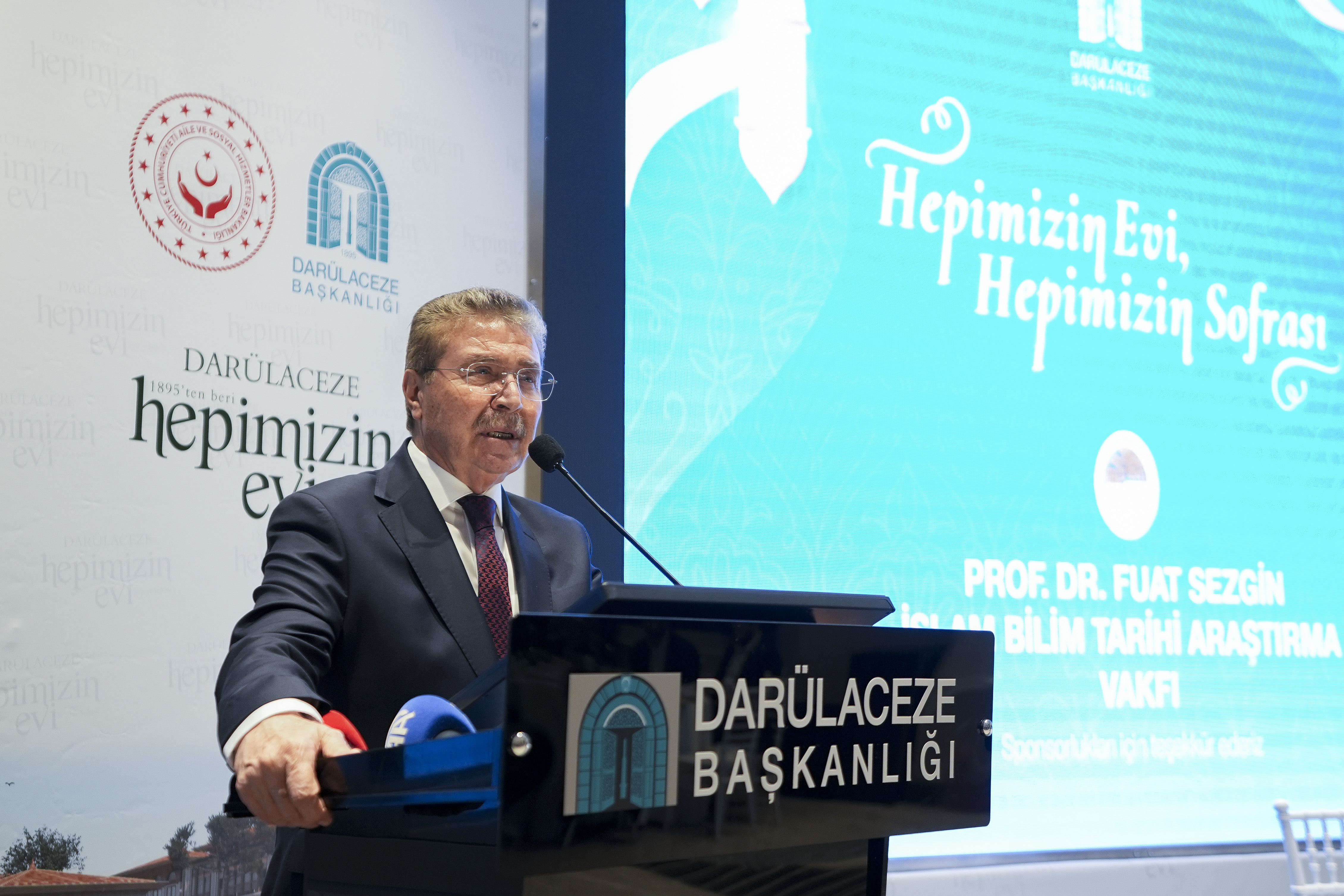 KKTC Başbakanı Üstel, Fuat Sezgin İslam Bilim Tarihi Araştırmaları Vakfı Mütevelli Heyeti Toplantısı'nda konuştu: