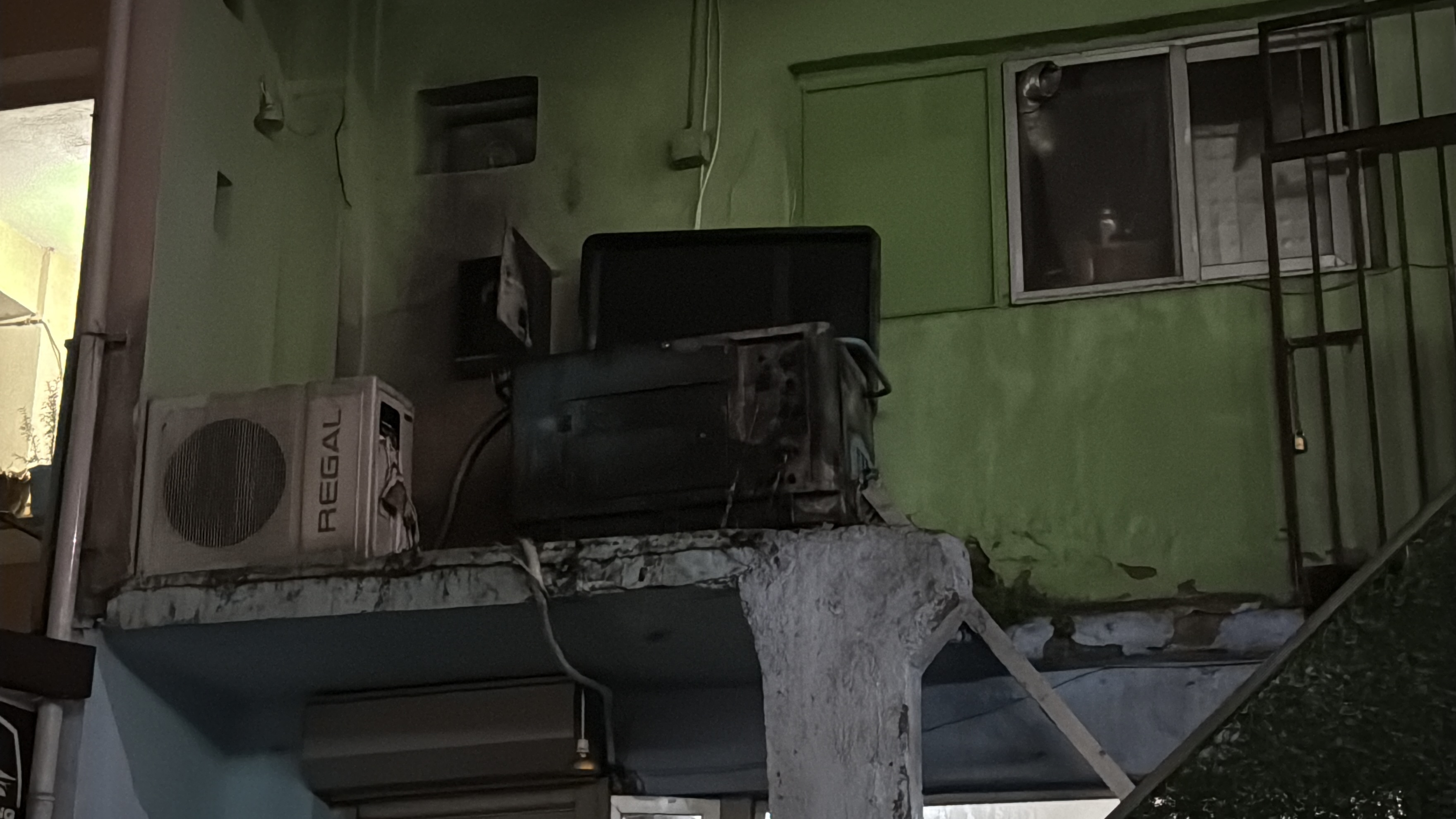 Kocaeli'de kahvehanenin balkonundaki jeneratörde çıkan yangın söndürüldü