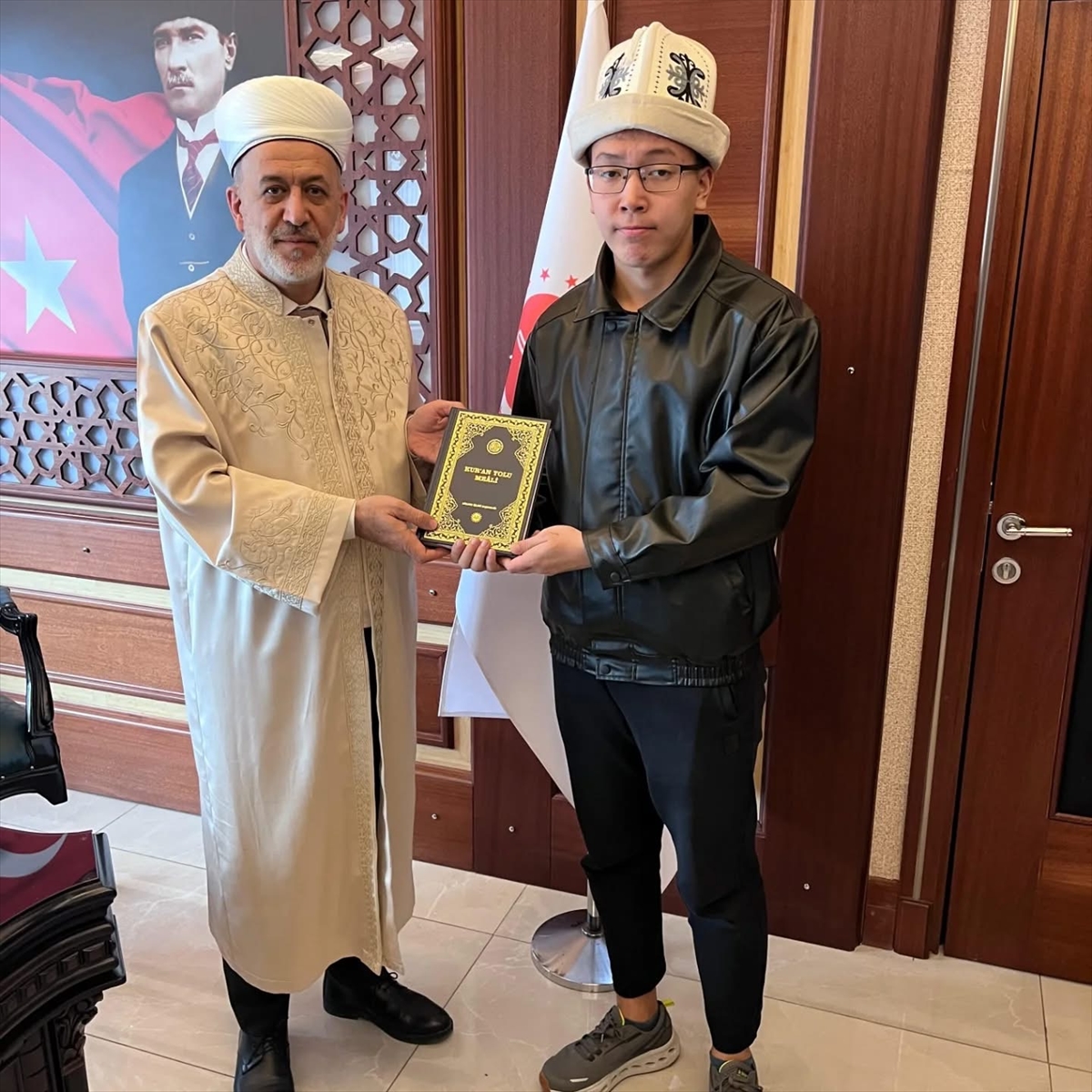 Öğrenci olarak geldiği Isparta'da Müslüman oldu