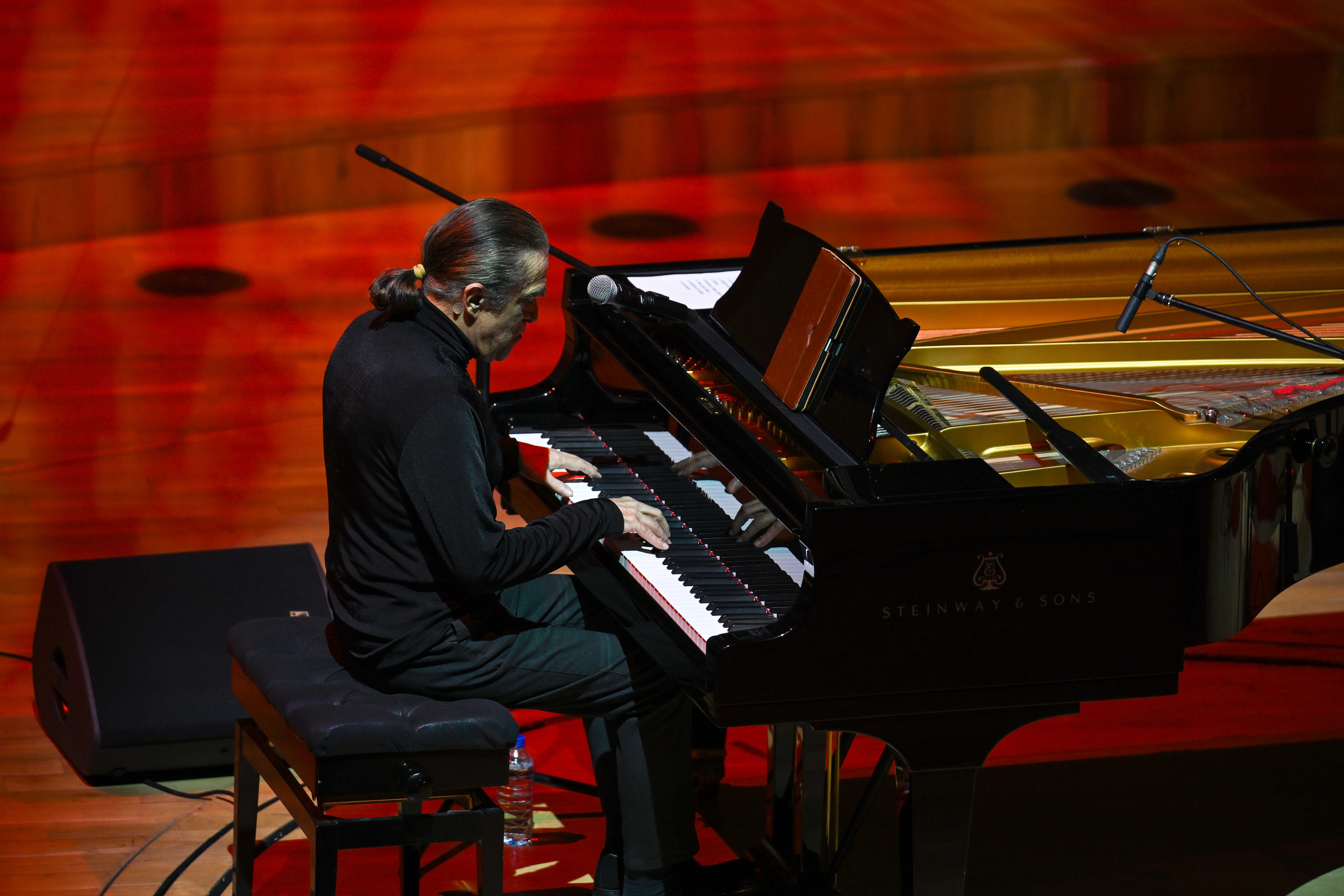 Piyanist Fahir Atakoğlu CSO Ada Ankara'da sahne aldı