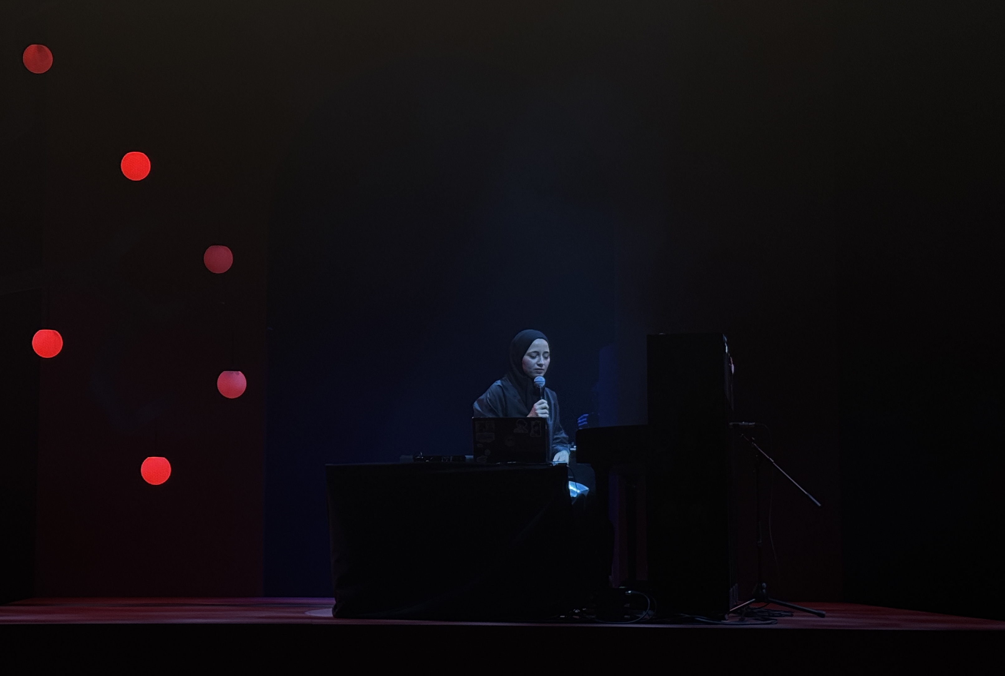 Piyanist ve besteci Büşra Kayıkçı, İstanbul'da müzikseverlerle buluştu