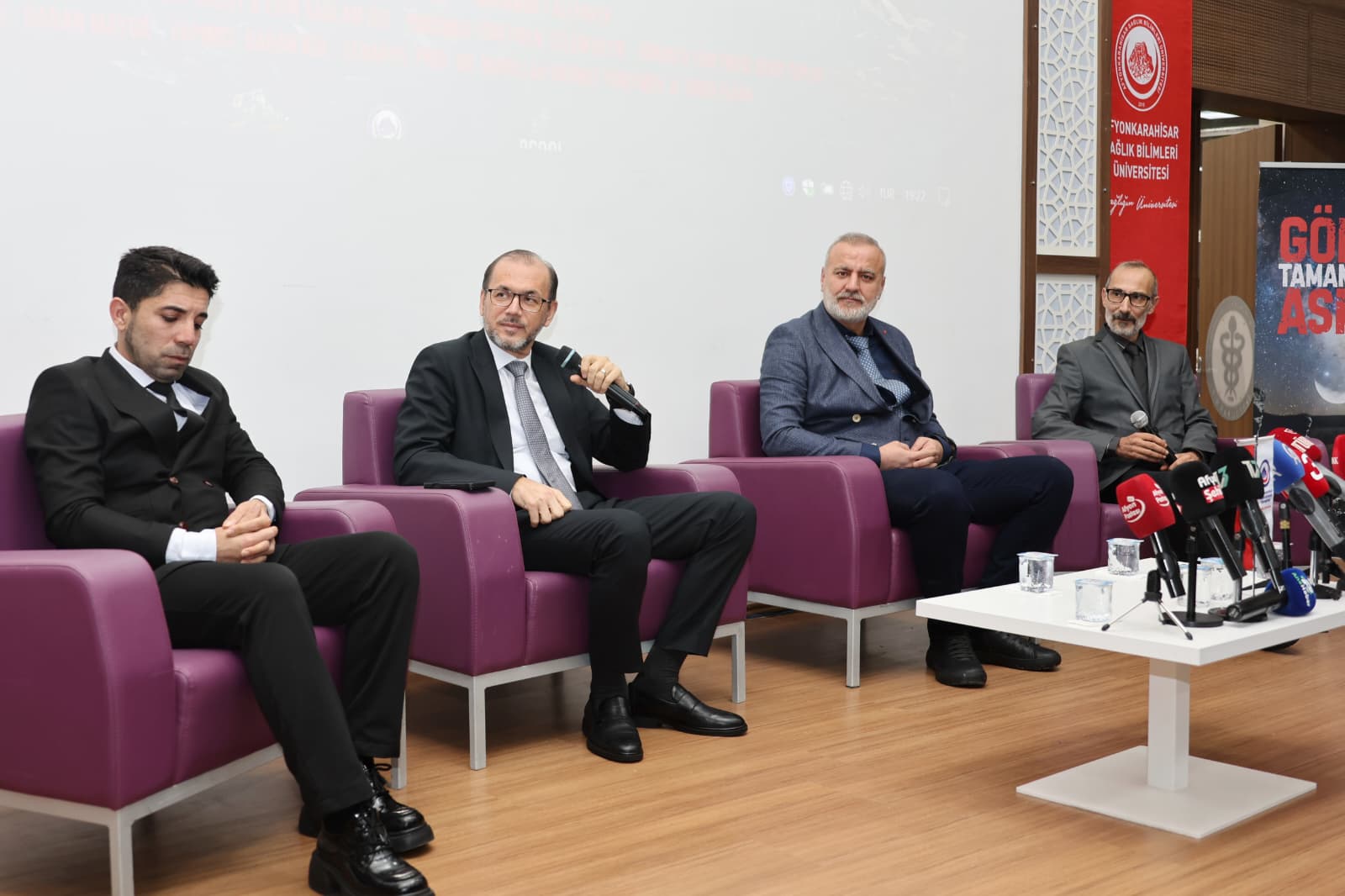 Sağlık Bakan Yardımcısı Okumuş, Afyonkarahisar'da kısa film gösterimine katıldı