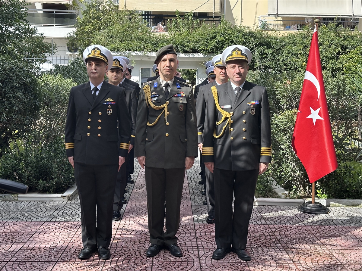 Türk Deniz Kuvvetlerine ait 'TCG Anamur' mayın avlama gemisi NATO görevi için Yunanistan'da