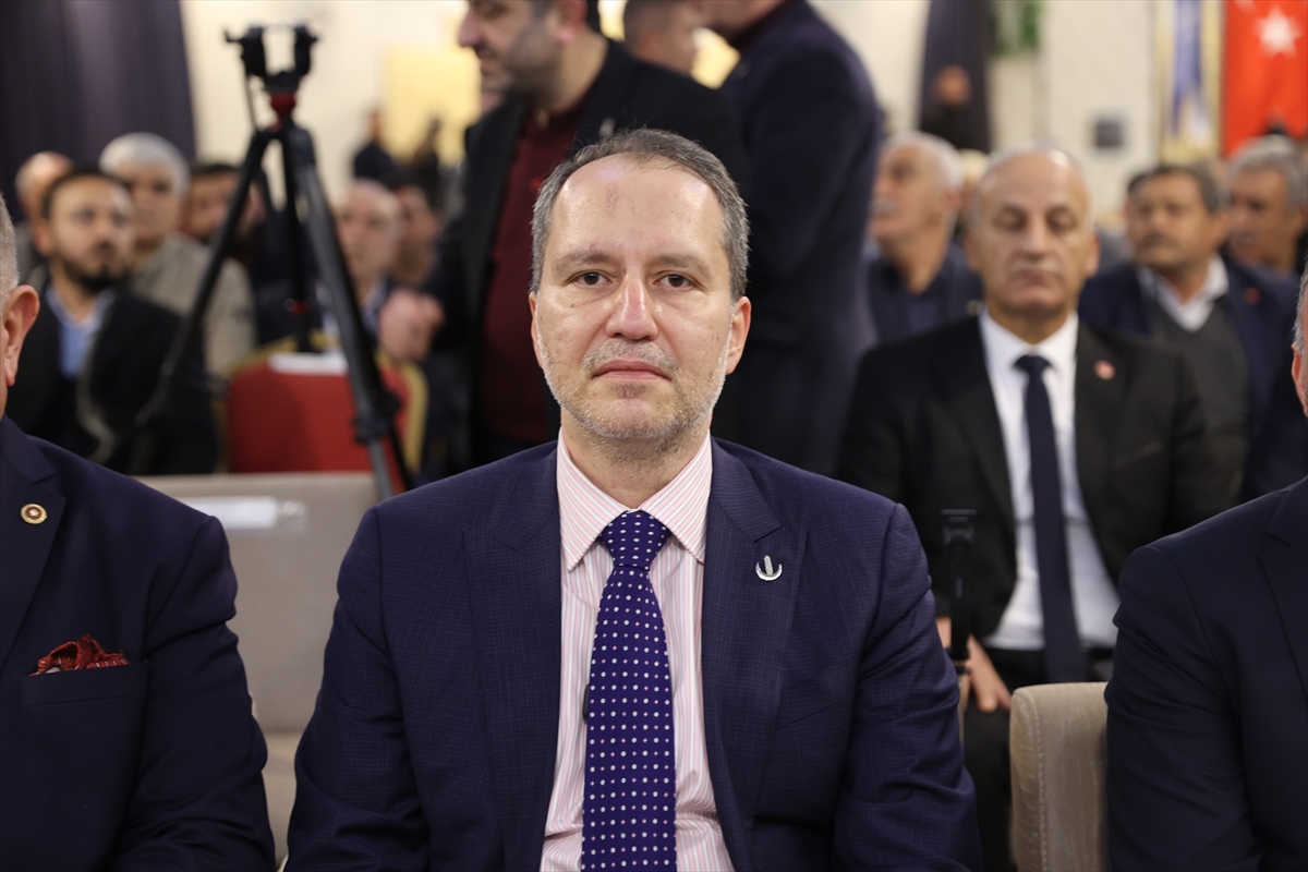 Yeniden Refah Partisi Genel Başkanı Erbakan, Mardin'de Fehim Adak'ı anma programına katıldı