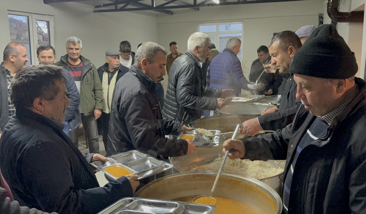 Yozgat'ın Topaç köyünde 6 yıldır toplu iftar geleneği devam ediyor
