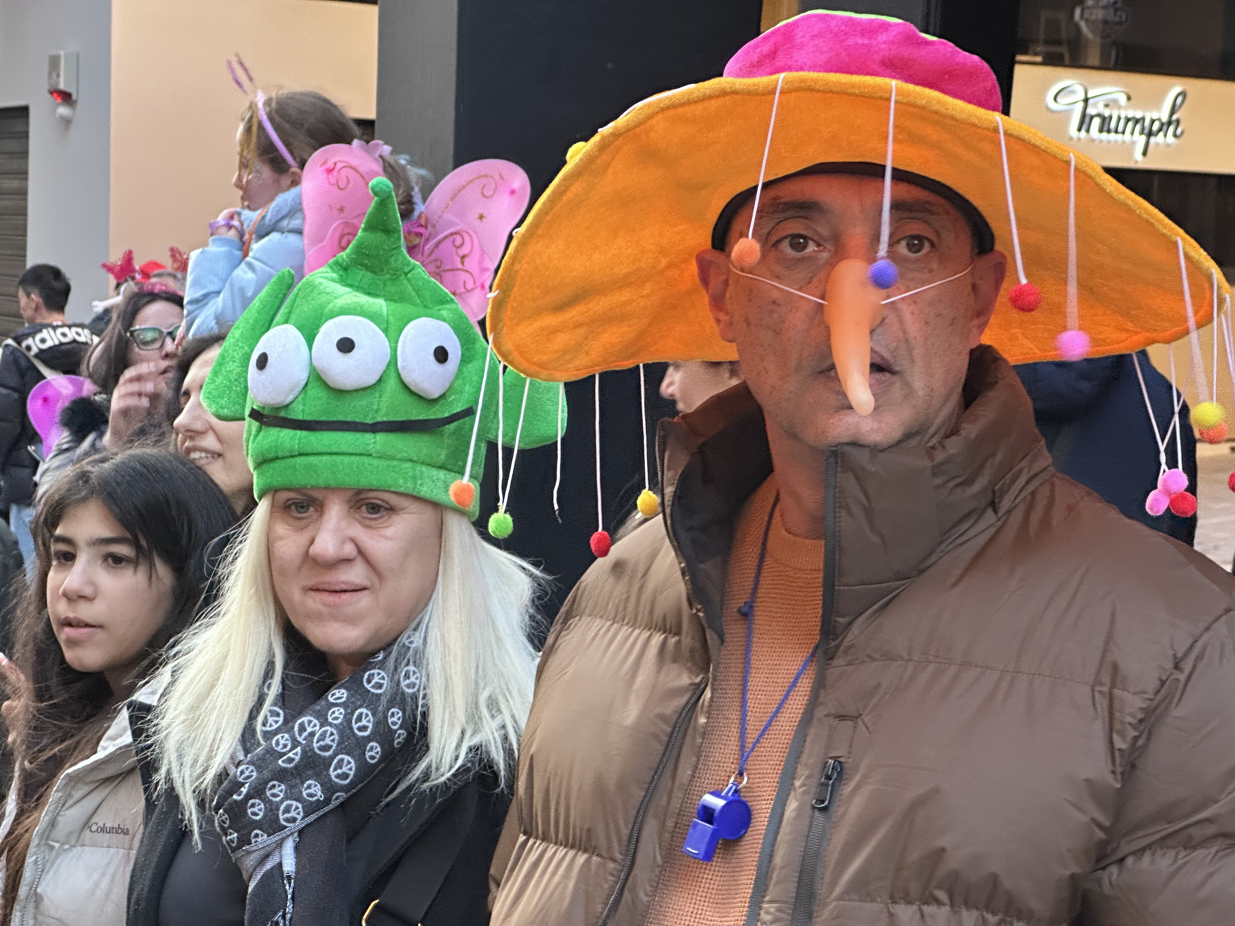 Yunanistan Paskalya orucu öncesi kostümlü geçit törenlerine sahne oldu