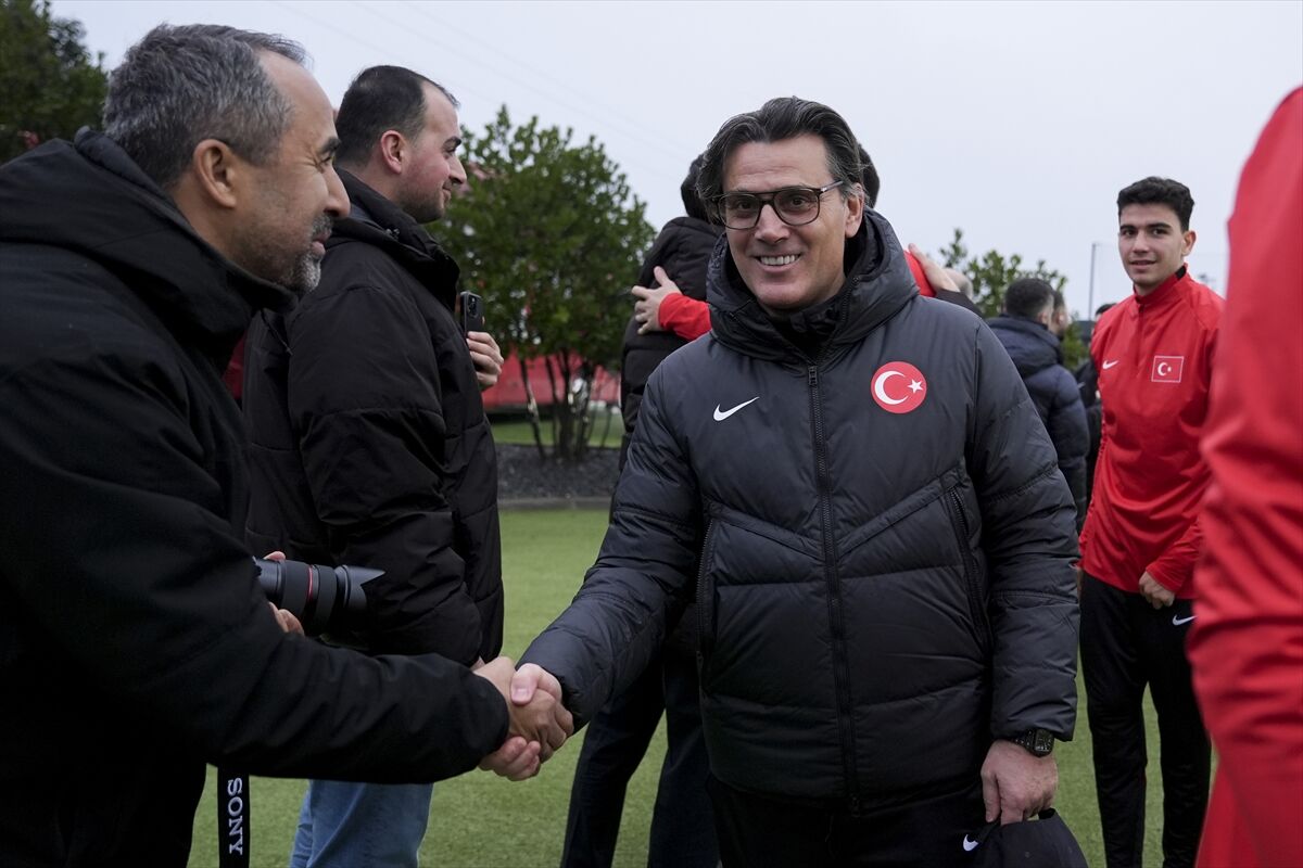 A Milli Futbol Takımı, Romanya maçı hazırlıklarını sürdürdü