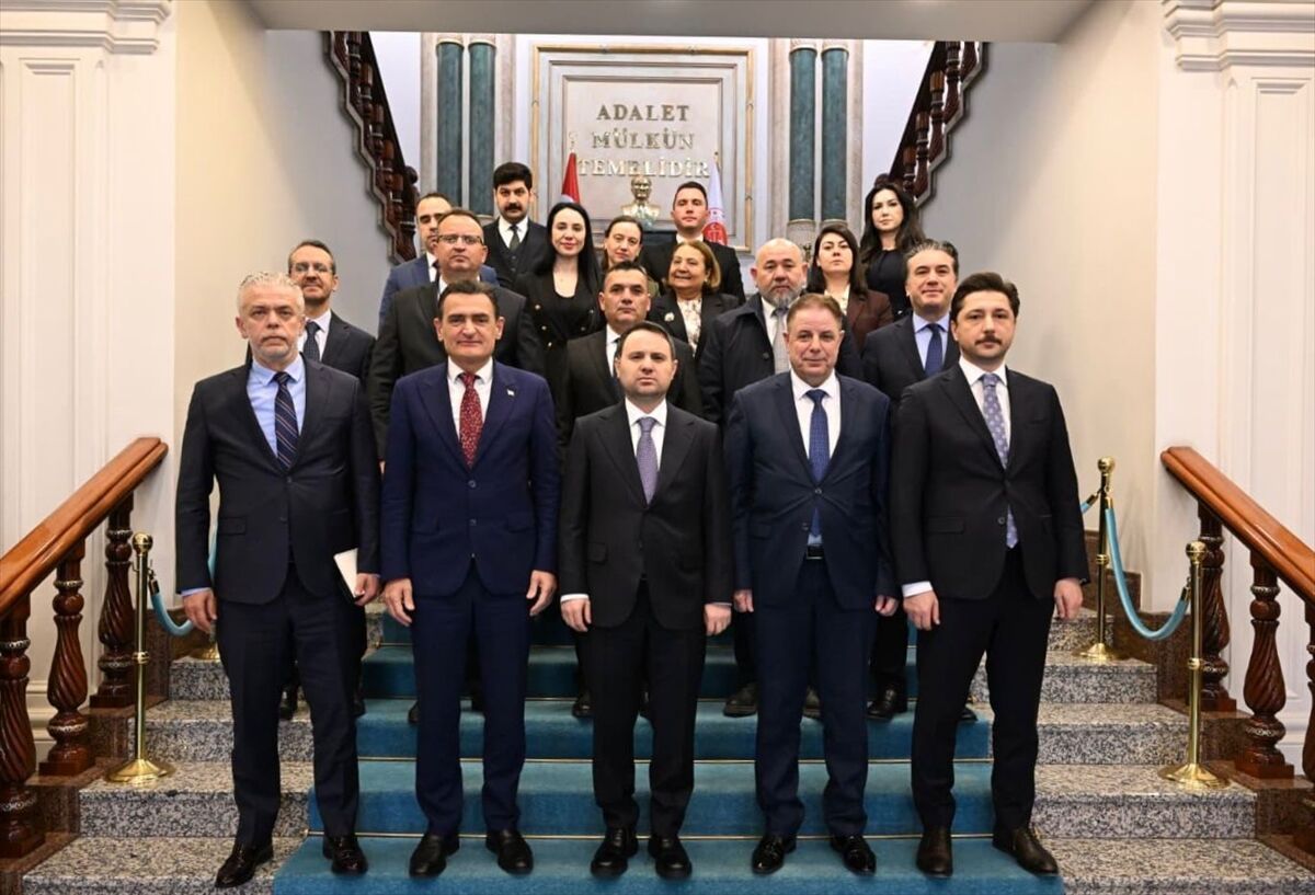 Adalet Bakanı Gürlek, KKTC İçişleri Bakanı Oğuz ile görüştü: