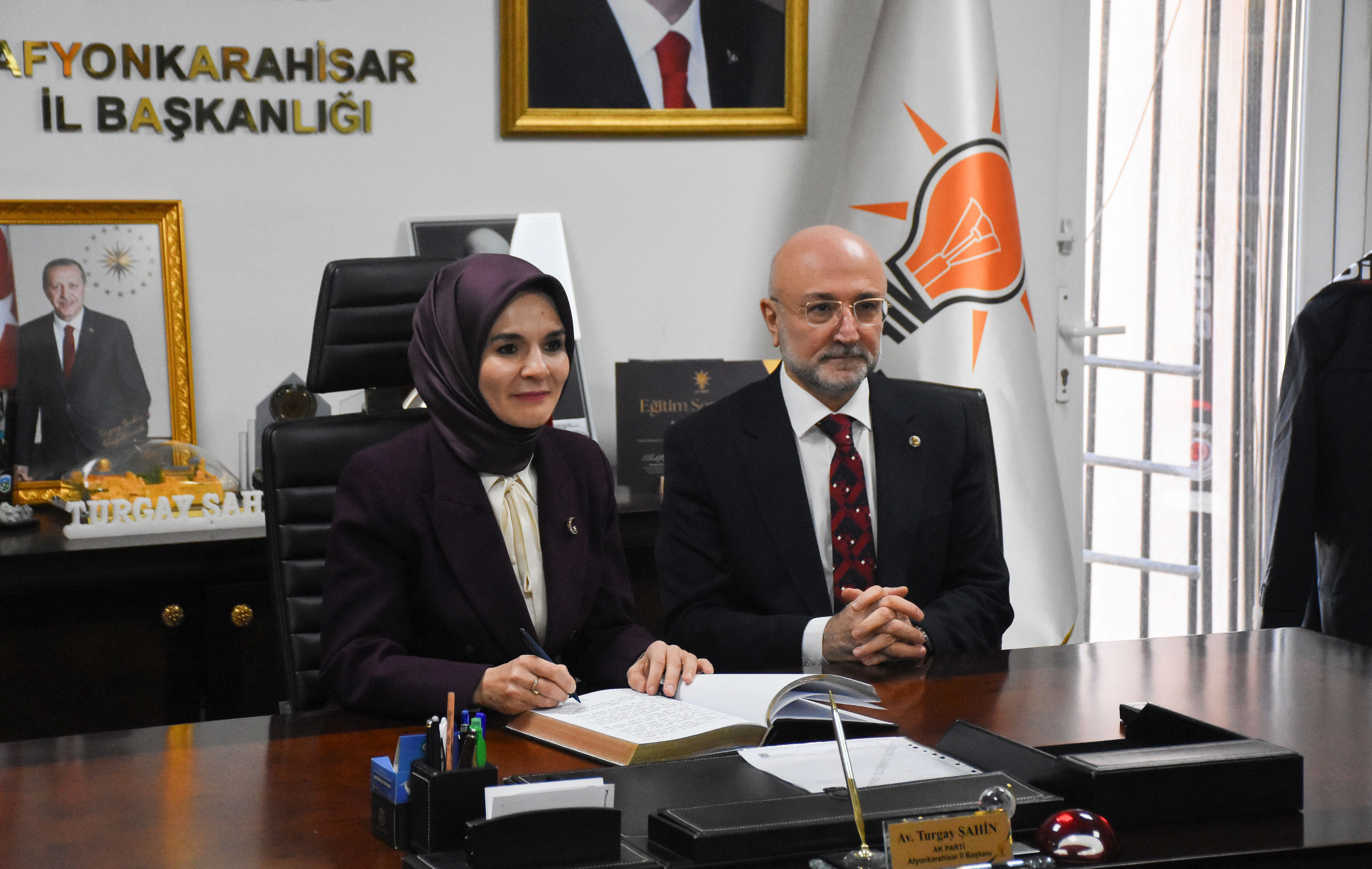 Aile ve Sosyal Hizmetler Bakanı Göktaş, Afyonkarahisar'da teşkilat iftar programında konuştu: