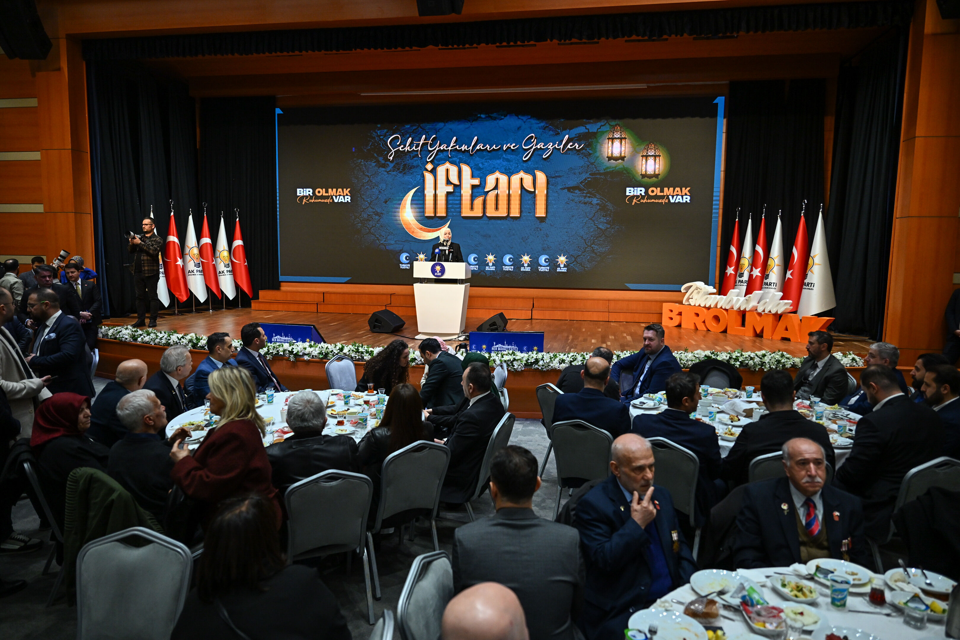 AK Parti Genel Başkan Yardımcısı Kaya, şehit yakınları ve gazilerle iftarda bir araya geldi: