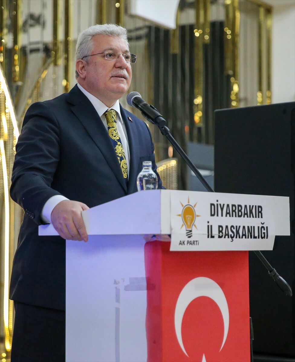 AK Parti Grup Başkanvekili Akbaşoğlu, Diyarbakır'da iftar programında konuştu: