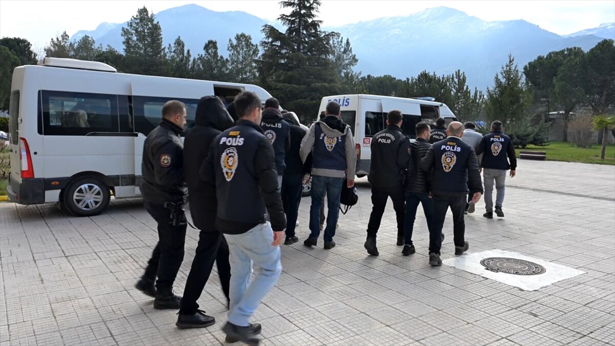 Amasya merkezli 10 ilde yasa dışı bahis operasyonunda 13 şüpheli tutuklandı