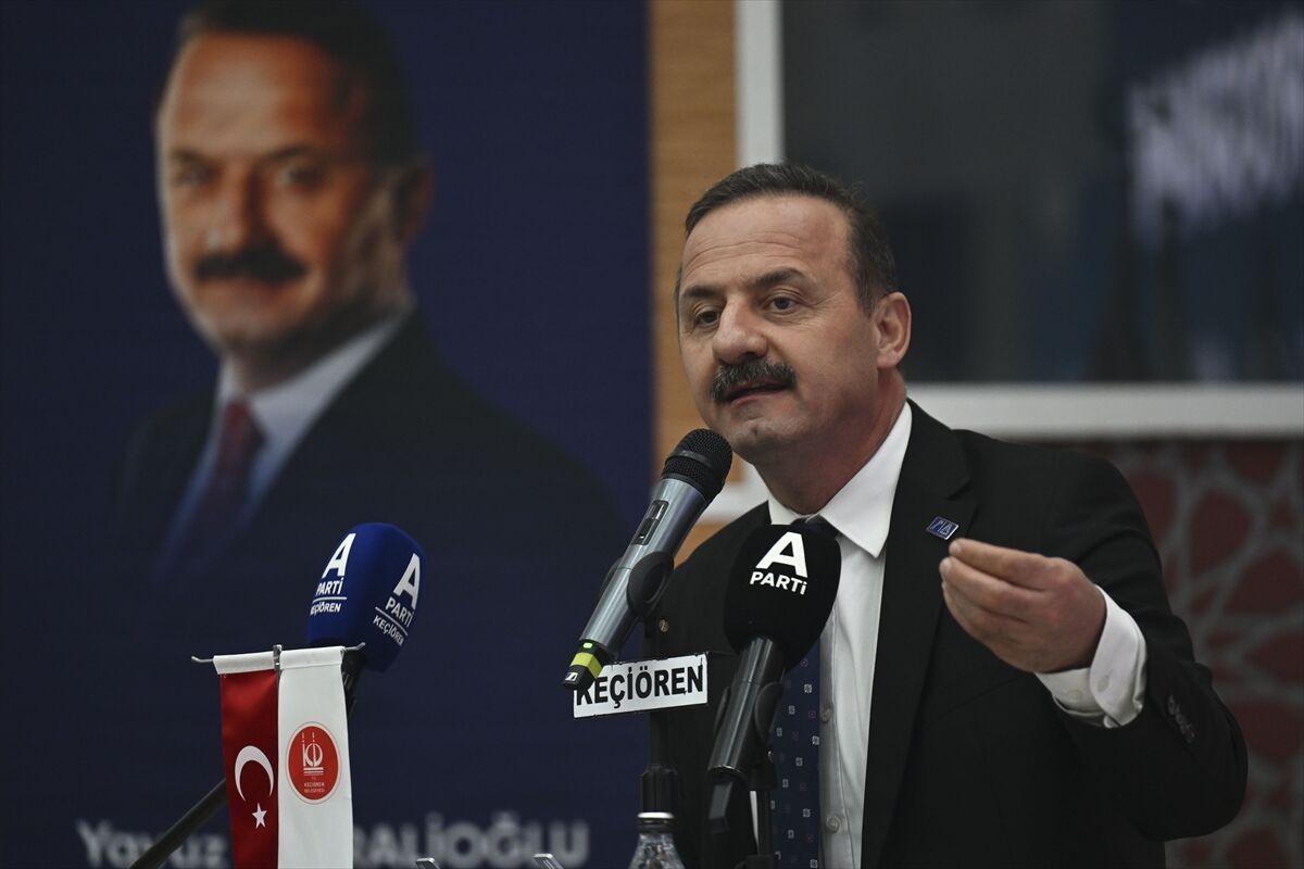 Anahtar Parti Genel Başkanı Ağıralioğlu, partisinin iftar programına katıldı