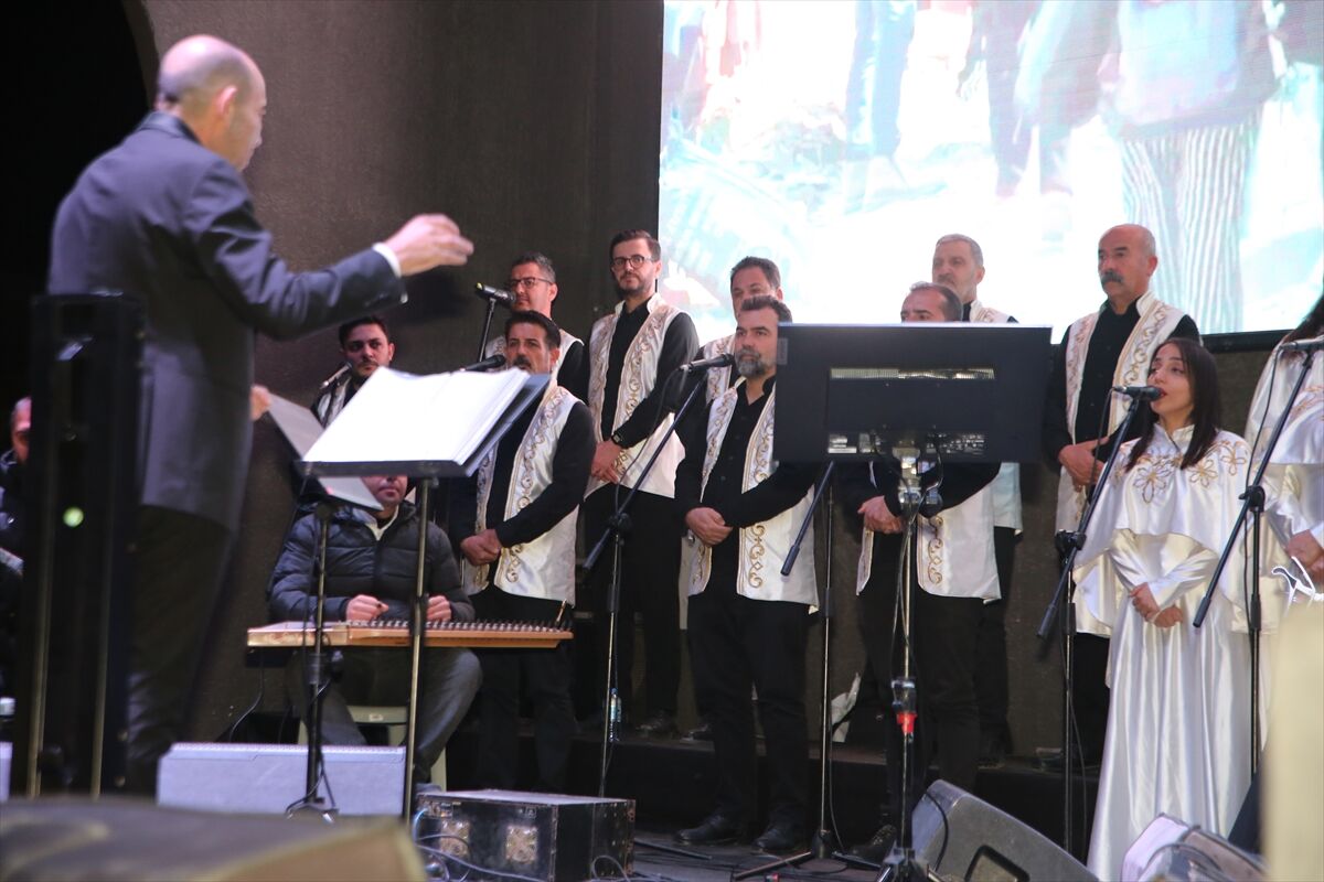 Antakya Medeniyetler Korosu Hatay'da konser verdi