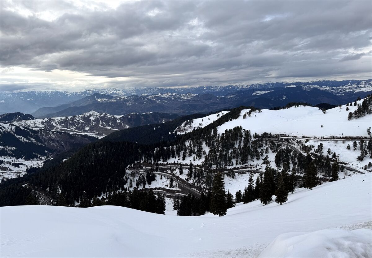 Ardahan, Kars ve Ağrı'da kar yağışı etkili oldu