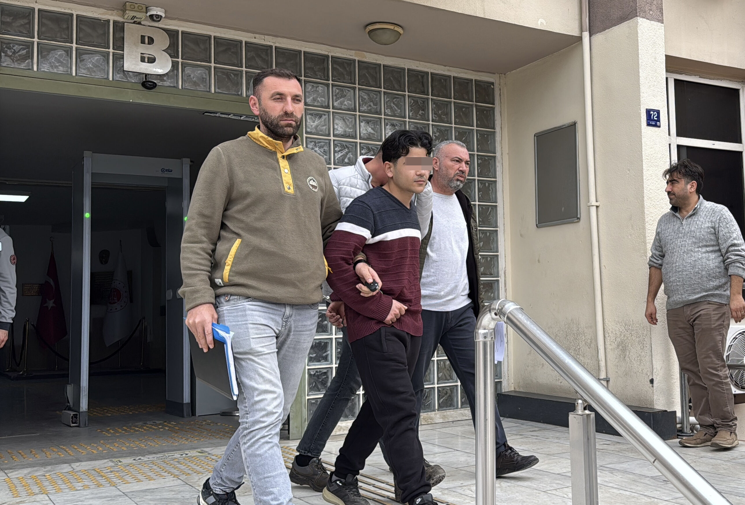 Aydın'da 2 çırağı darbeden kalfa ve usta tutuklandı