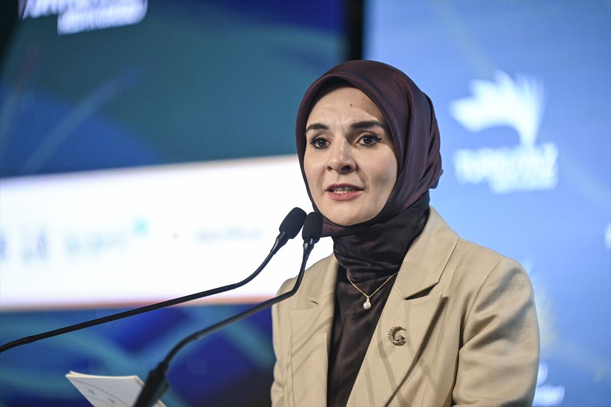 Bakan Göktaş, 'Güçlü Türkiye'nin Güçlü Kadınları Zirvesi' iftar programına katıldı: