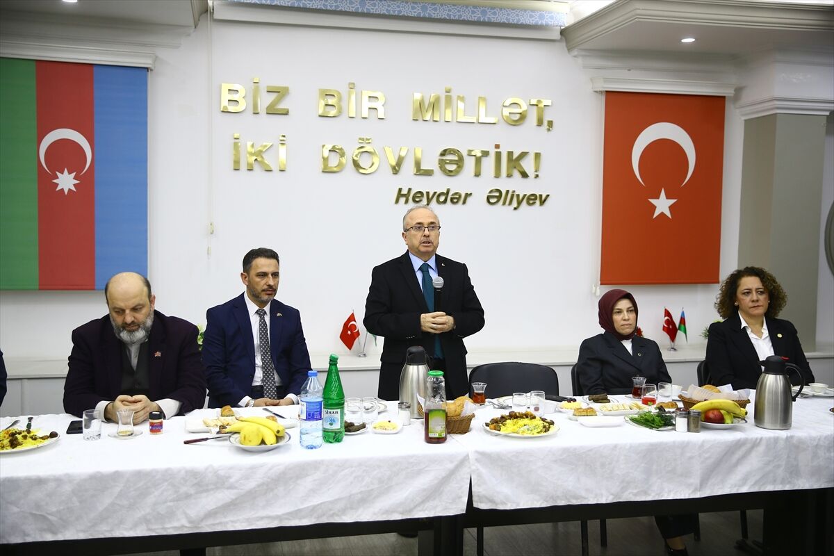 Bakü'deki Türk kurum ve kuruluşların temsilcileri iftarda bir araya geldi