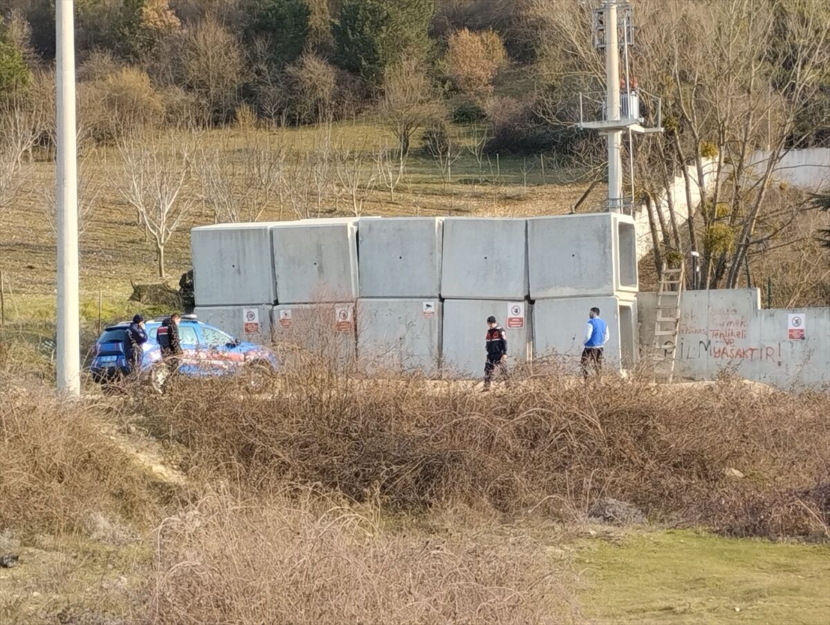 Bolu'da girdiği gölette boğulma tehlikesi geçiren çocuk hastaneye kaldırıldı