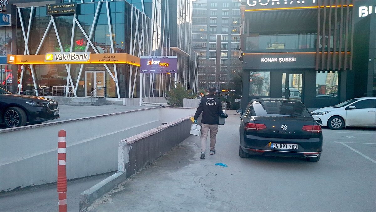 Bursa'da bir kadını silahla öldüren kişi intihar girişiminde bulundu