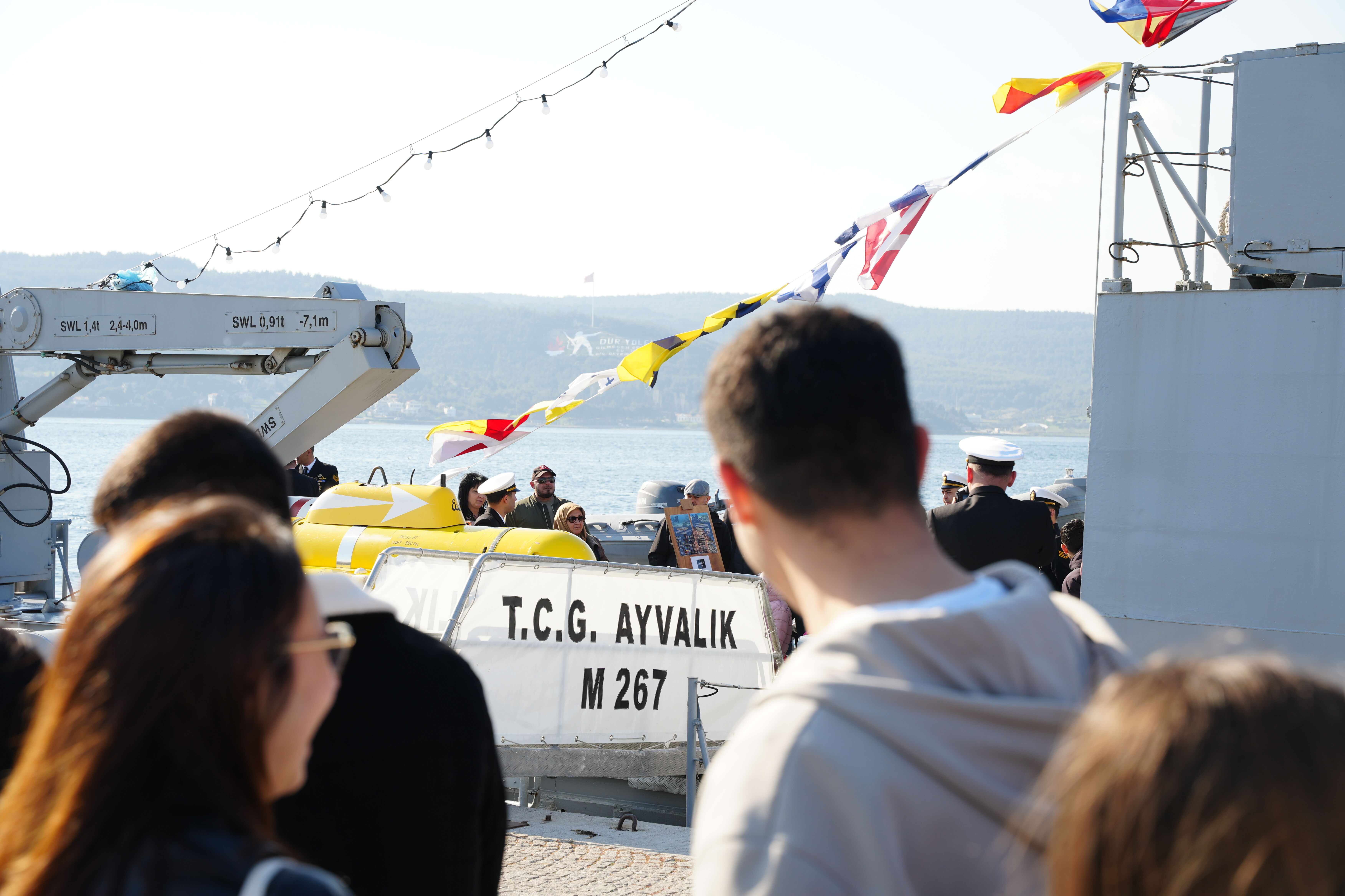 Çanakkale'de Deniz Kuvvetleri Komutanlığı gemileri ziyarete açıldı