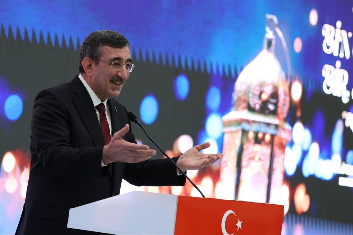 Cumhurbaşkanı Yardımcısı Yılmaz, Bingöl'de iftar programında konuştu: