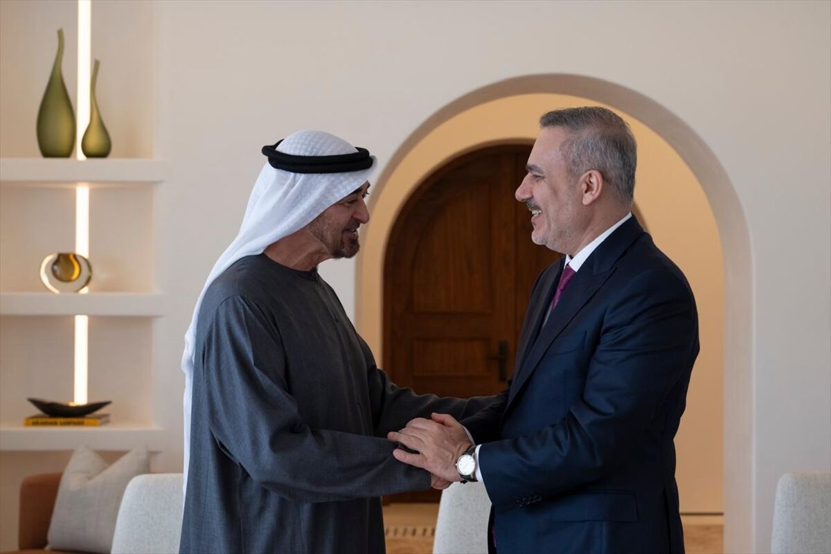 Dışişleri Bakanı Fidan, BAE Devlet Başkanı Al Nahyan tarafından kabul edildi