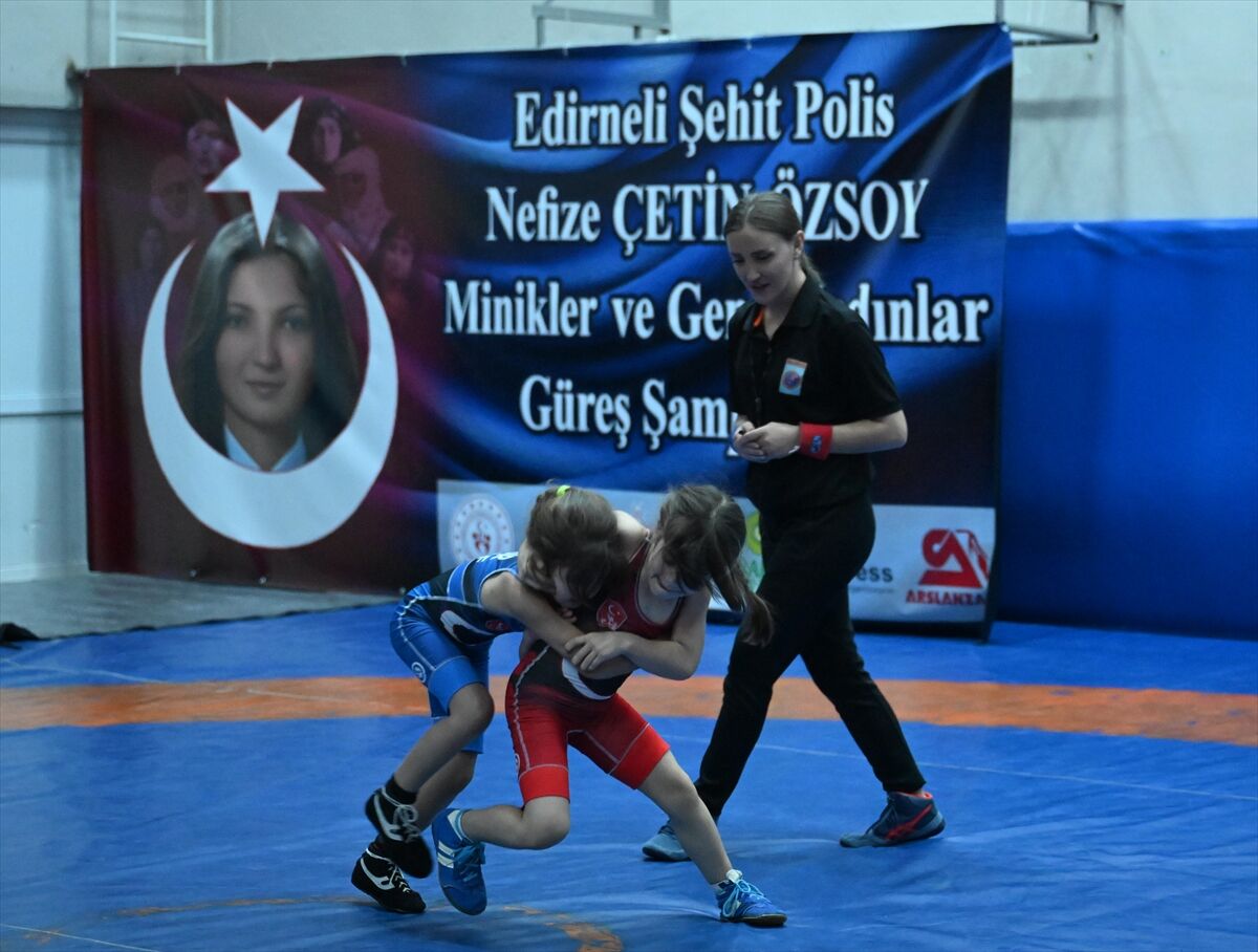Edirne'de şehit polis Nefize Çetin Özsoy anısına güreş şampiyonası düzenlendi
