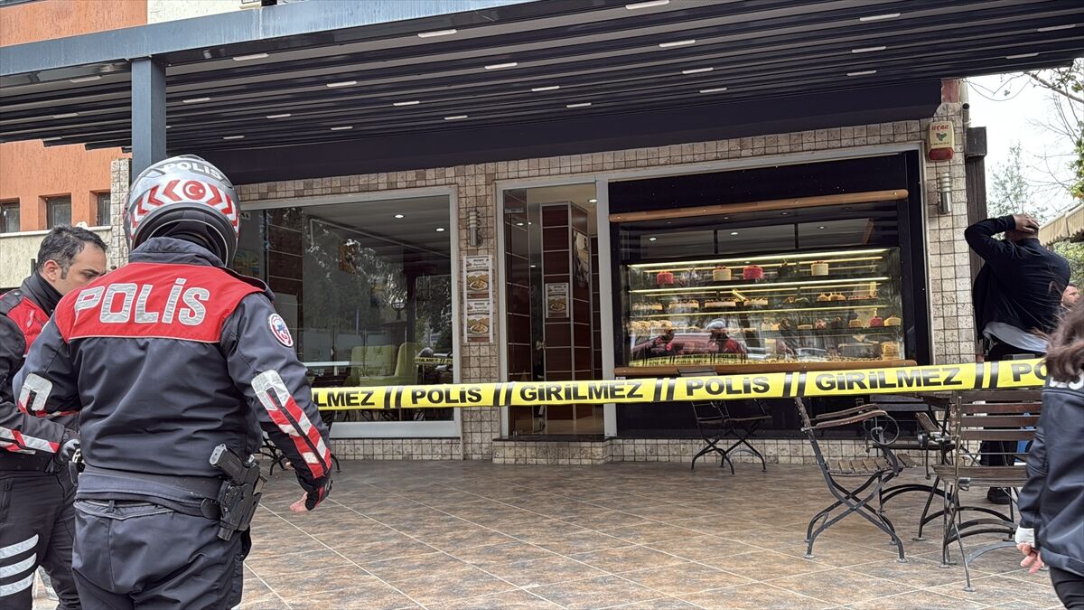 Eski Aydınspor Başkanı Erhan Özlüer ve kardeşi silahla vurularak öldürüldü