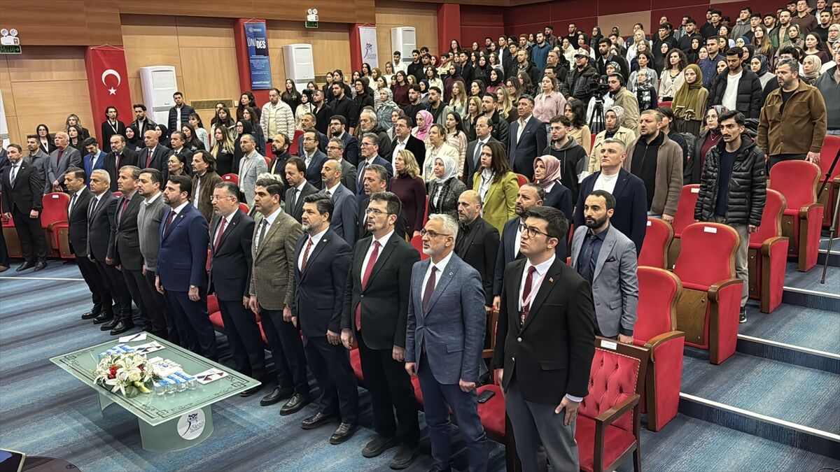 Farklı alanlardan isimler 'TEDx Karabük Üniversitesi 2026' etkinliğinde deneyimlerini paylaştı