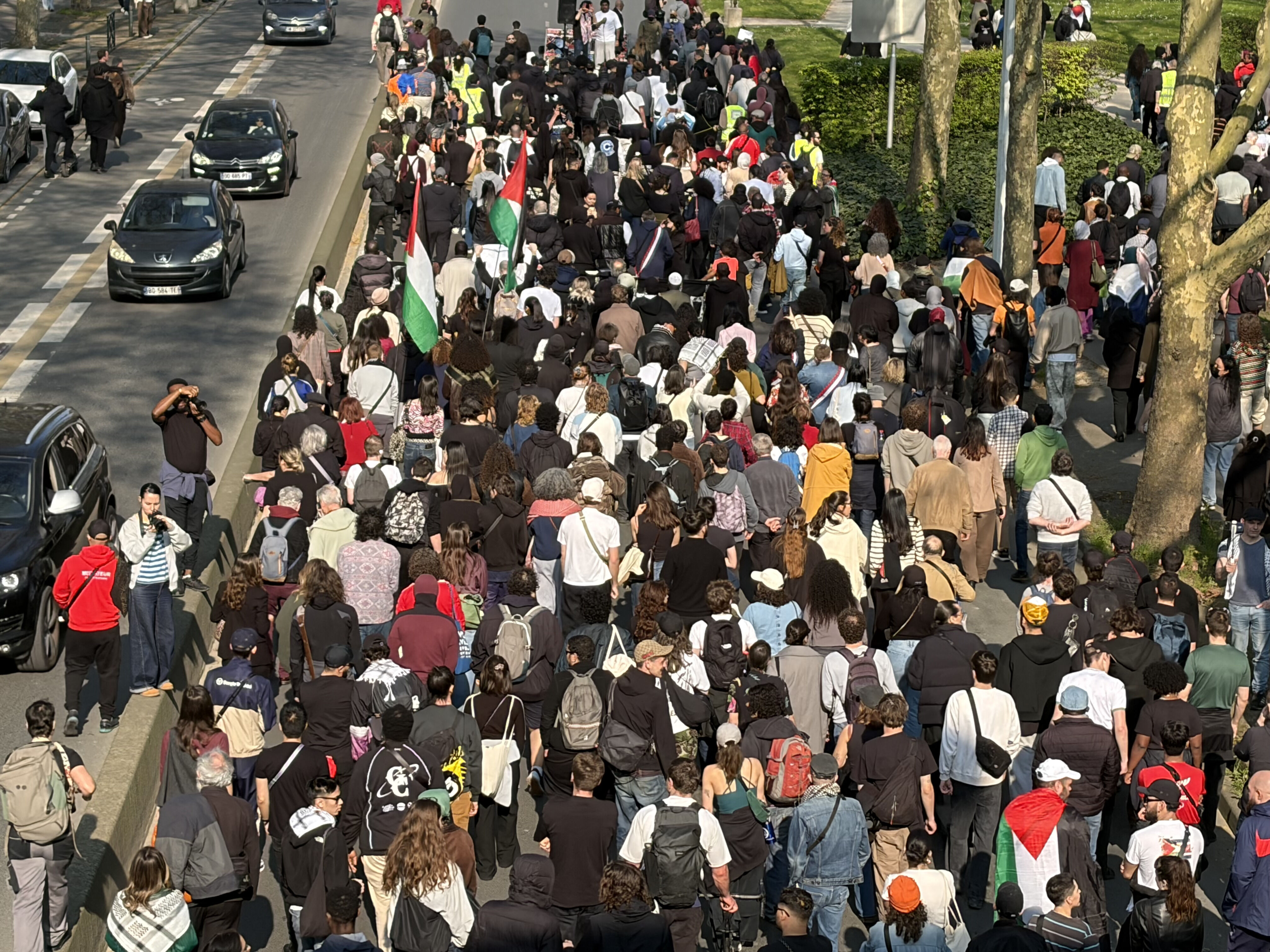 Fransa'da 2023'te polis kurşunuyla ölen genç için adalet talebiyle yürüyüş düzenlendi