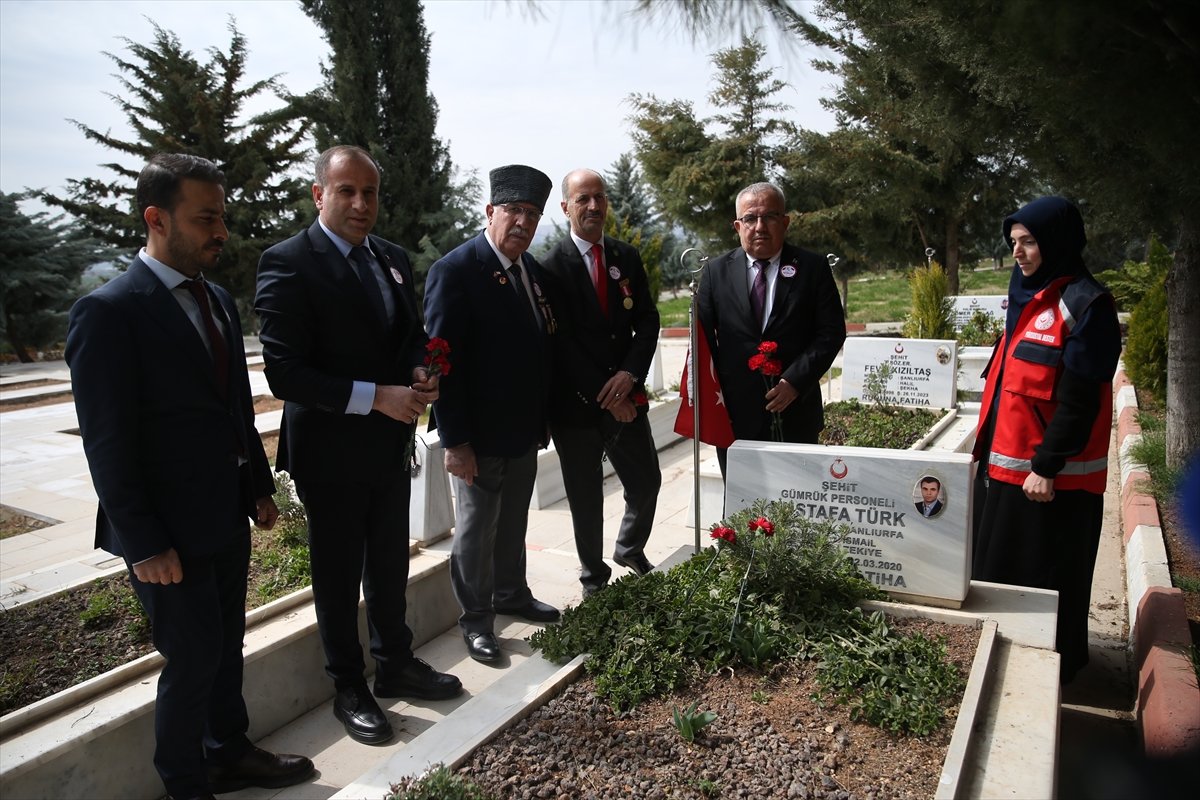 Gaziantep ve Şanlıurfa'da şehitliklerde bakım, onarım ve temizlik çalışması yapıldı