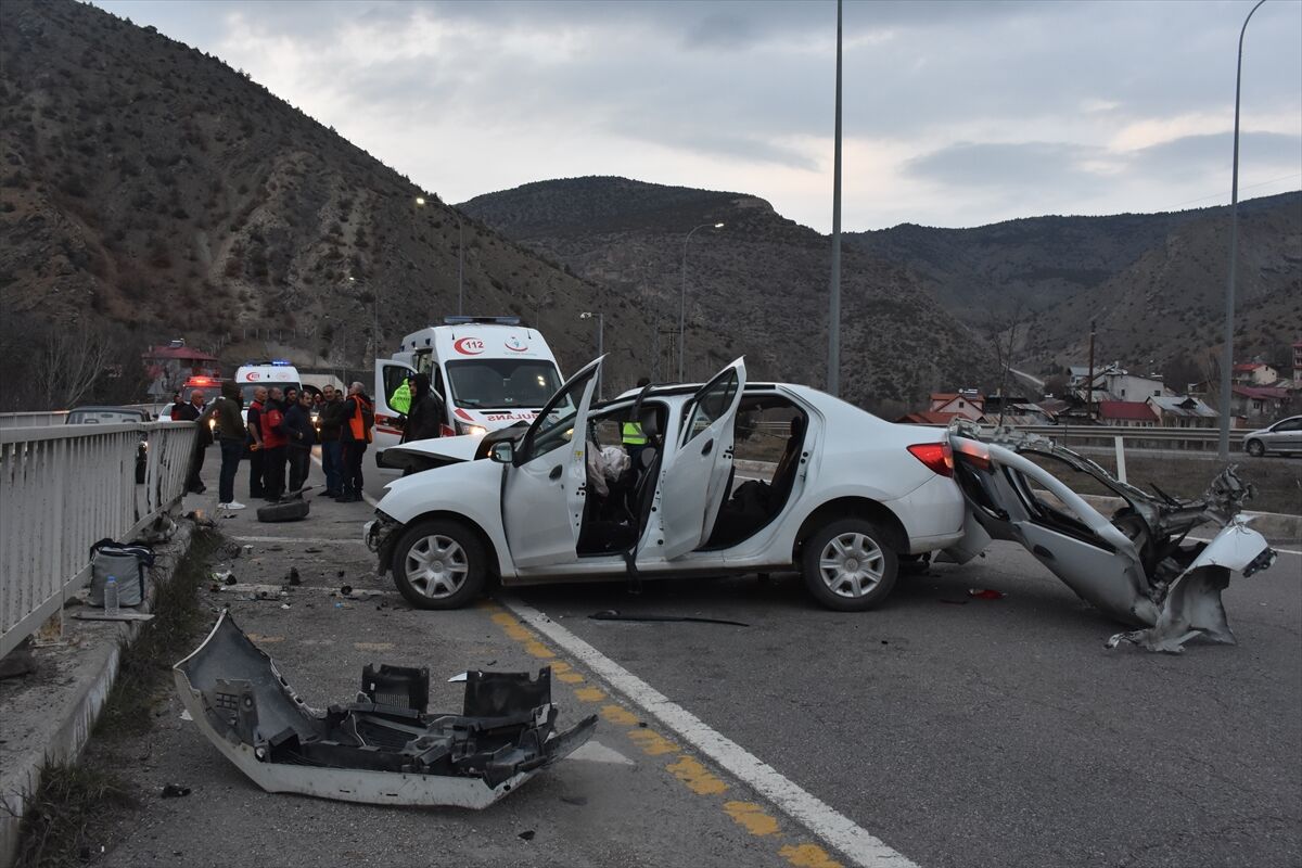 Gümüşhane'de trafik kazasında 3 kişi yaralandı