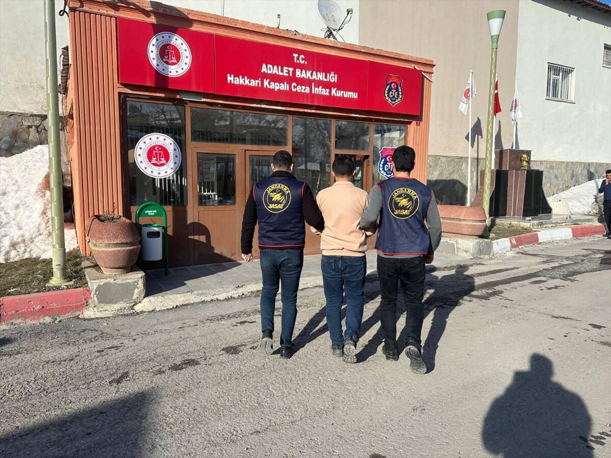 Hakkari'de haklarında kesinleşmiş hapis cezası bulunan 7 hükümlü yakalandı