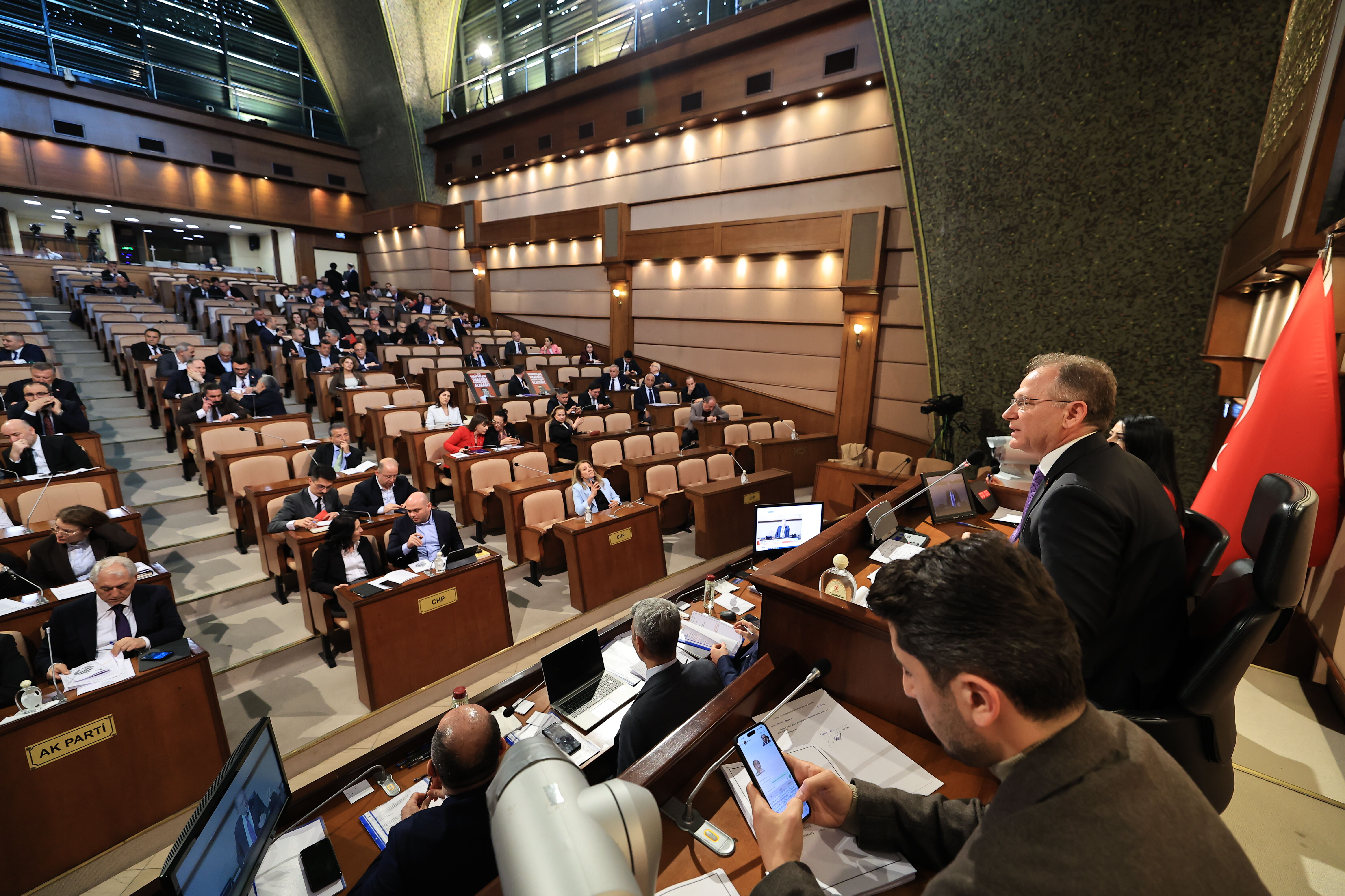 İBB Meclisinde 'İmamoğlu çıkar amaçlı suç örgütü' davasının iddianamesi konuşuldu