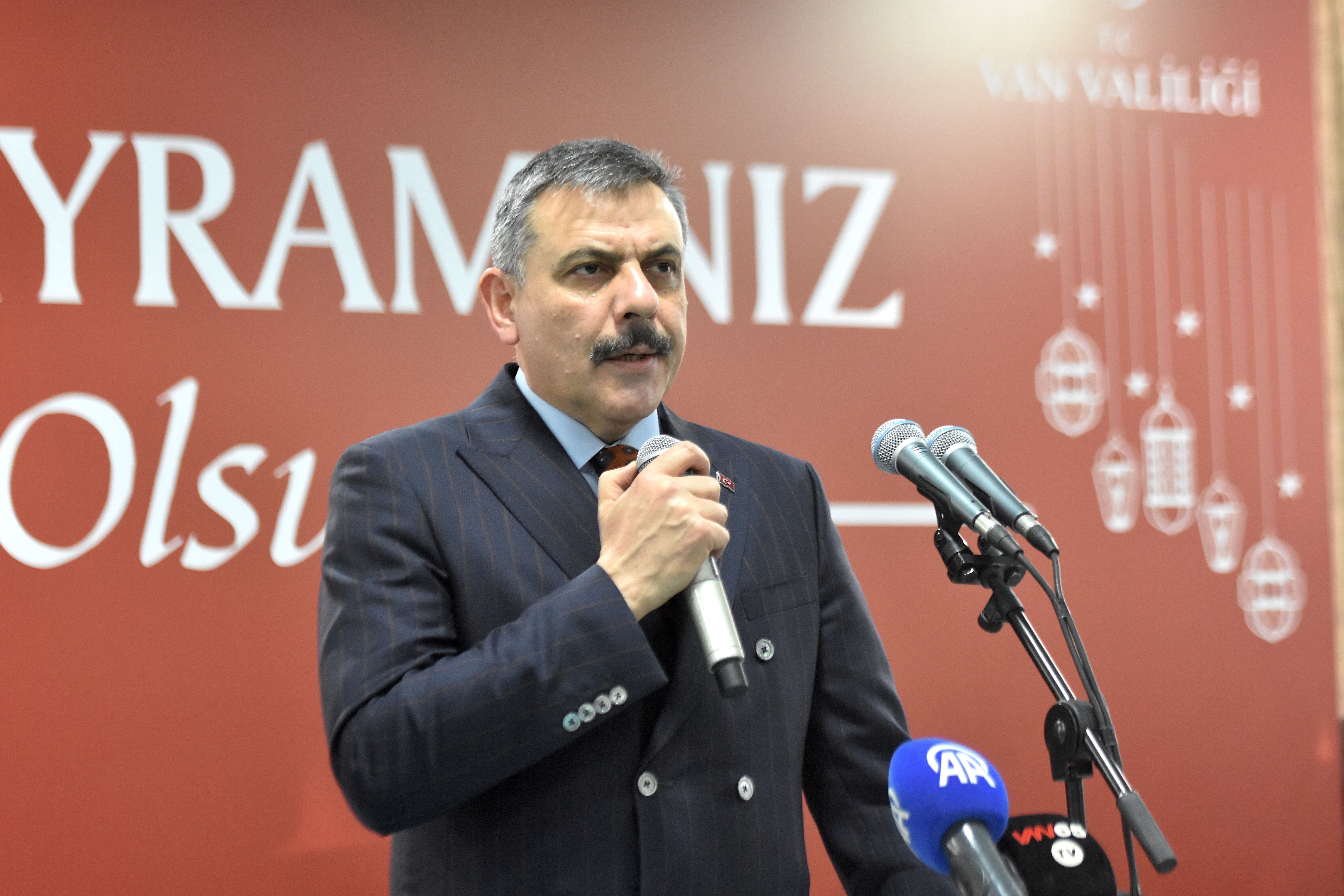 İçişleri Bakanı Çiftçi, Van'da bayramlaşma programında konuştu: