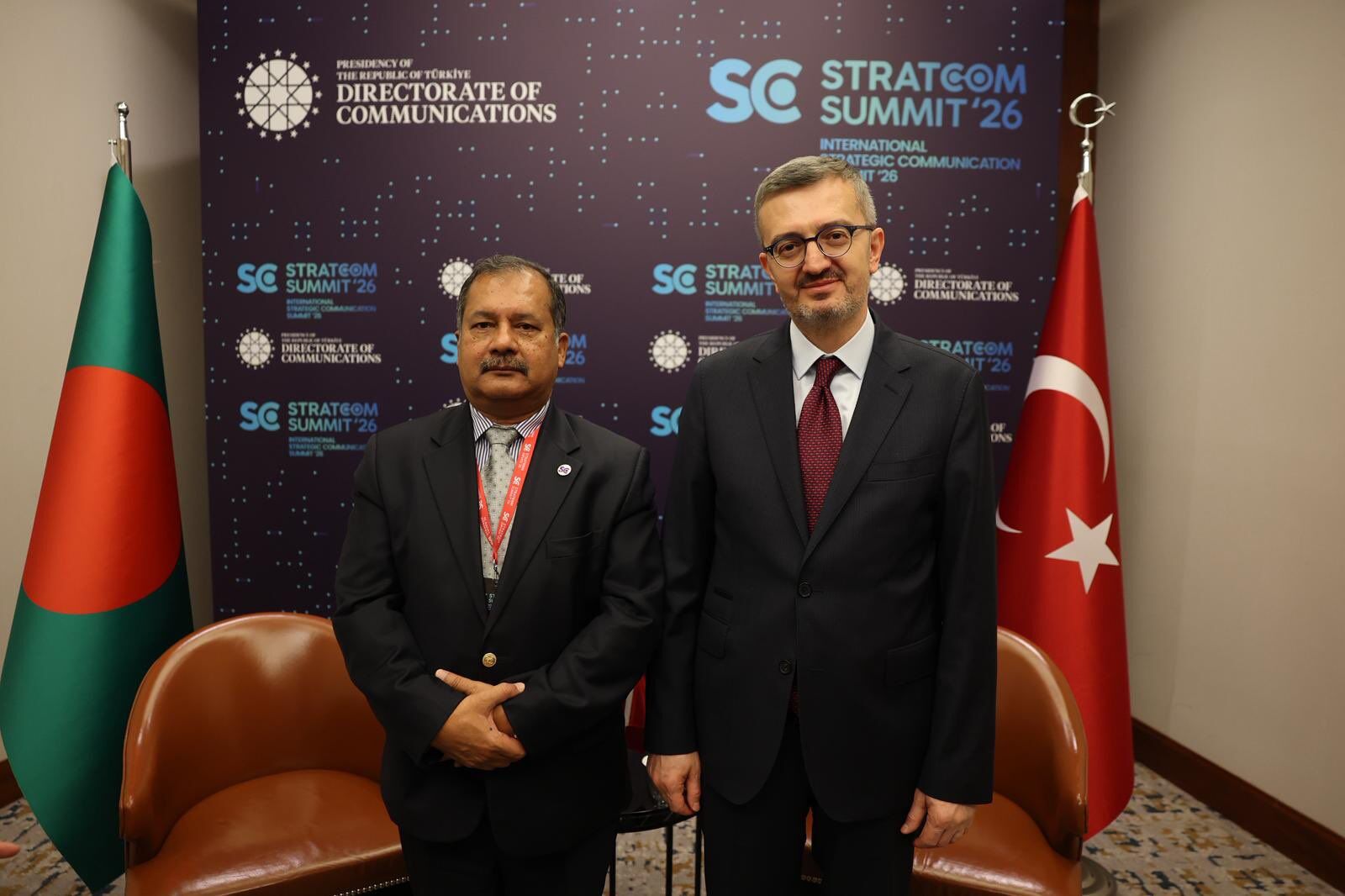 İletişim Başkanı Duran, Bangladeş Enformasyon ve Yayıncılık Bakanı Swapon'la görüştü