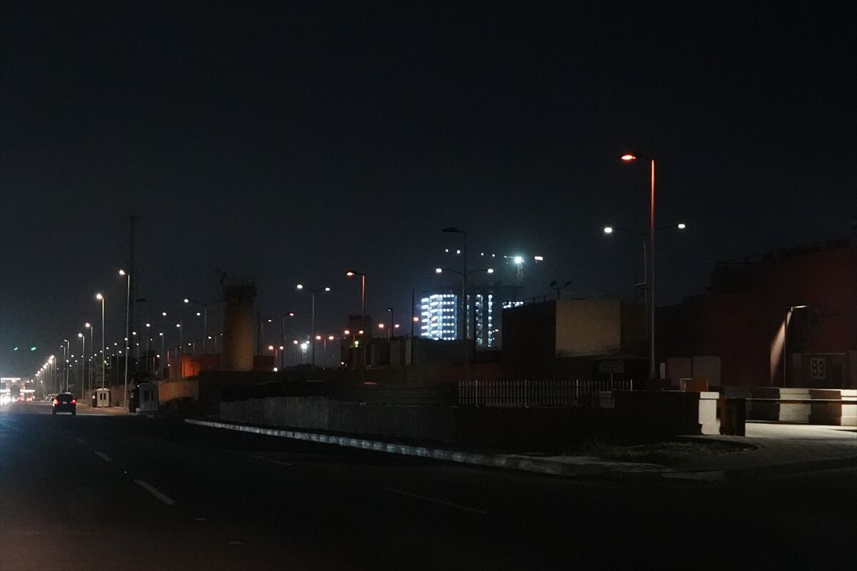 Irak'ın başkenti Bağdat'ta patlama sesleri duyuldu