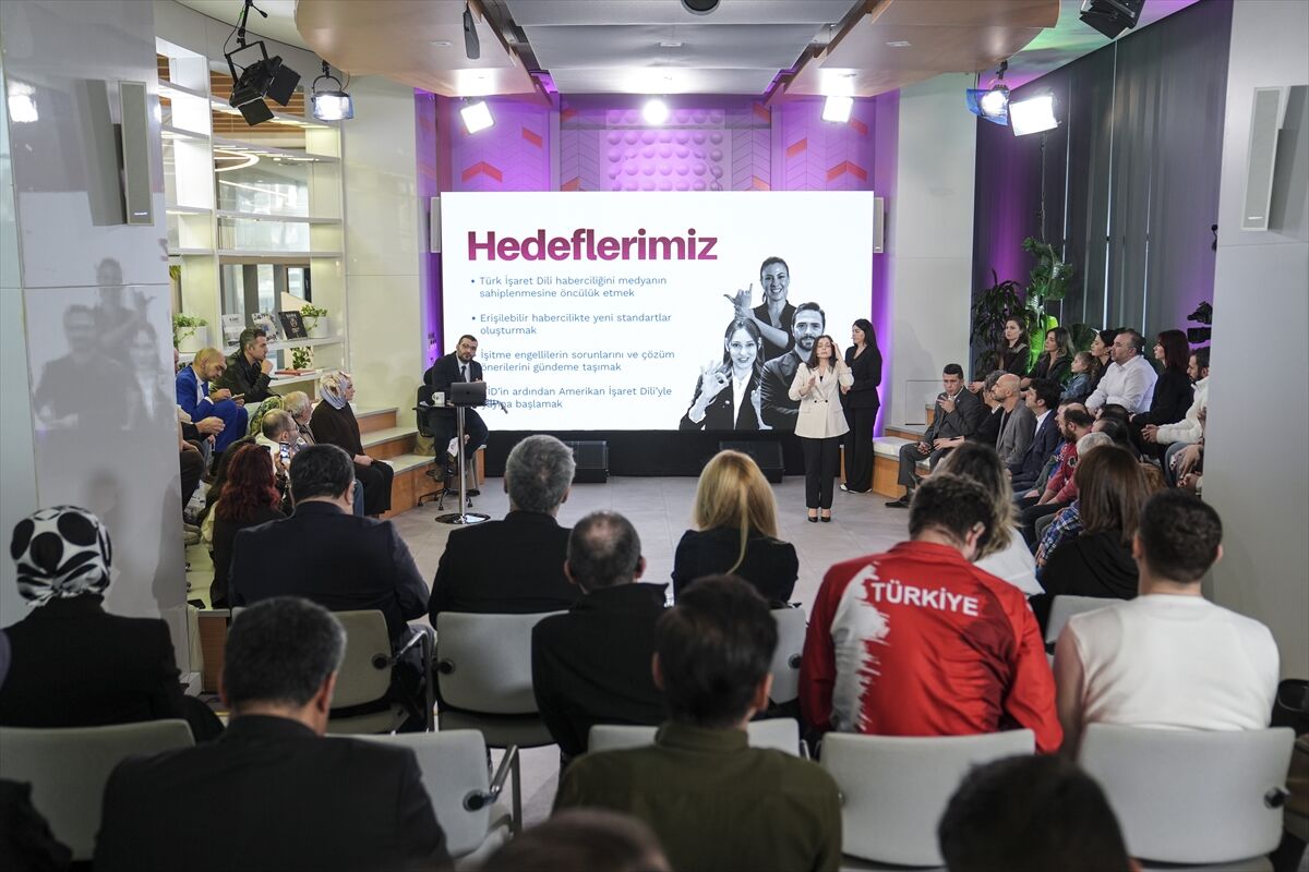 İşitme engelli toplumun temsilcileri AA'nın 'Eller Konuşur' projesine tam destek verdi