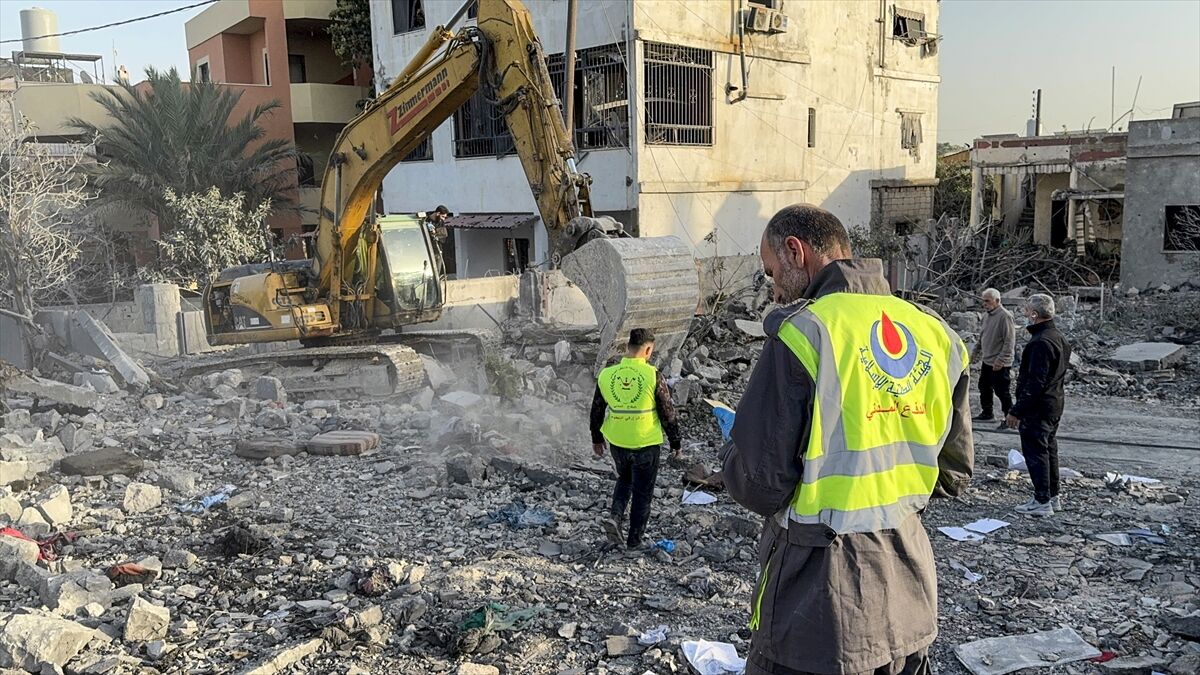 İsrail ordusunun Lübnan'ın güneyine düzenlediği saldırıda 9 kişi hayatını kaybetti