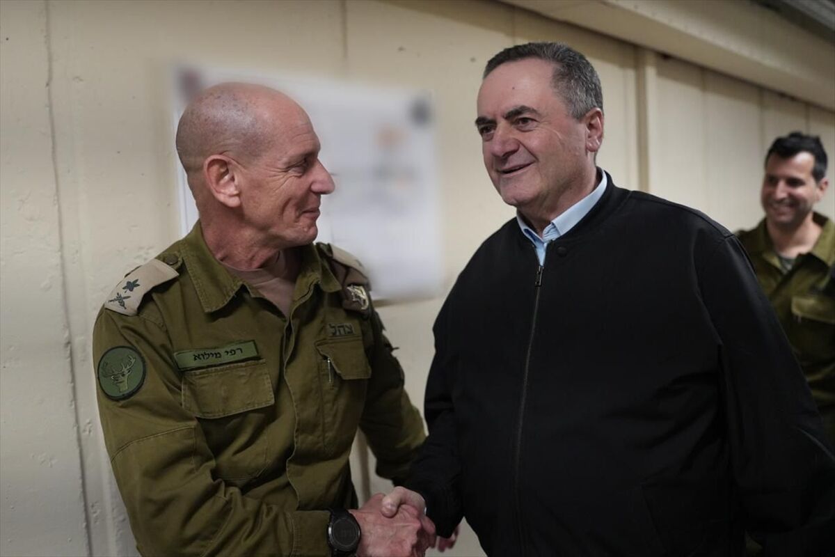 İsrail Savunma Bakanı, Lübnan'da 1 milyonun üzerinde kişiyi sürgün ettiklerini açıkladı