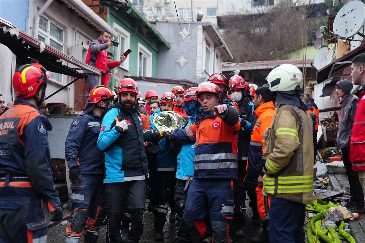 İstanbul Valisi Gül'den Fatih'teki arama kurtarma çalışmalarına ilişkin açıklama:
